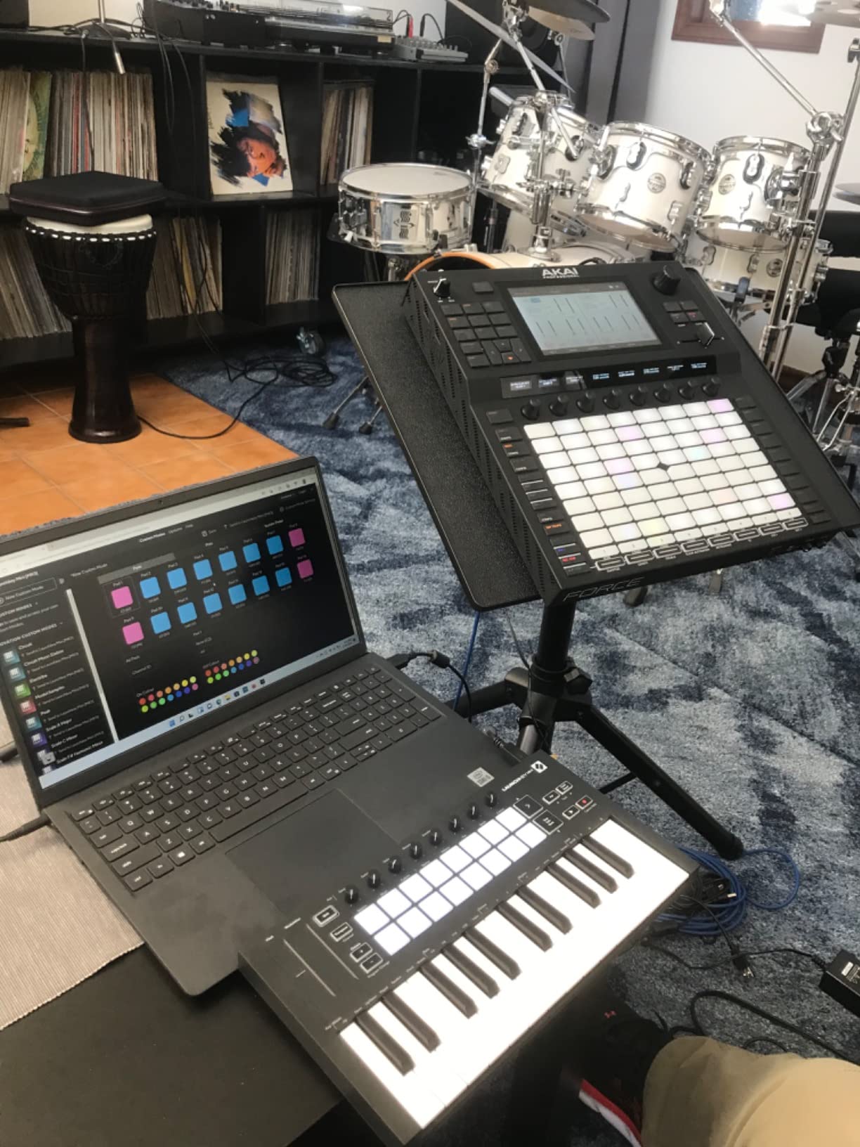 Novation Launchkey 25 [MK3] MIDI Keyboard Controller - Seamless Ableton Live Integration. Chord Mode, Scale Mode, and Arpeggiator — All the software you need for Music Production customer photo 1