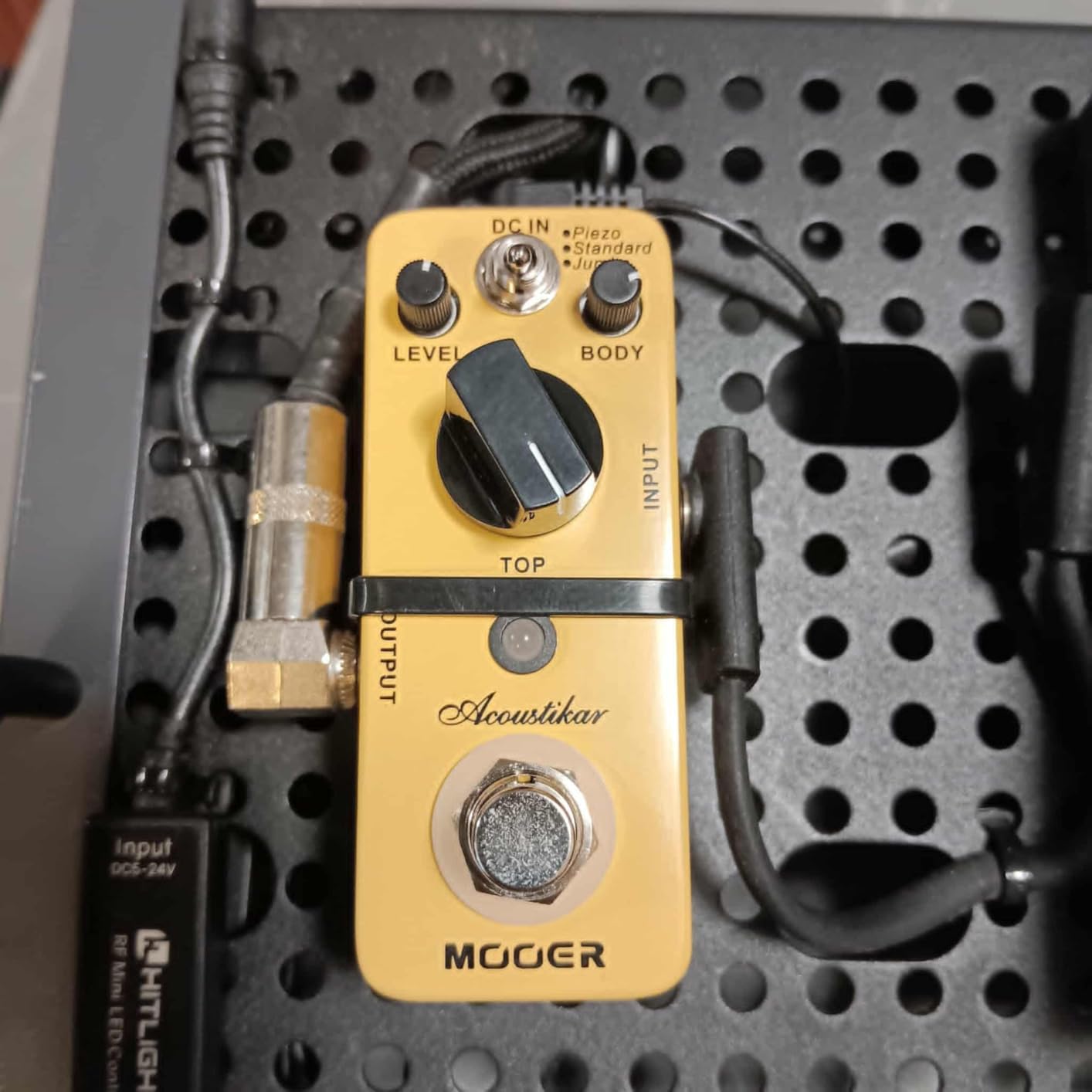 MOOER Acoustikar Acoustic Guitar Pedal Simulator Pedal customer photo 1