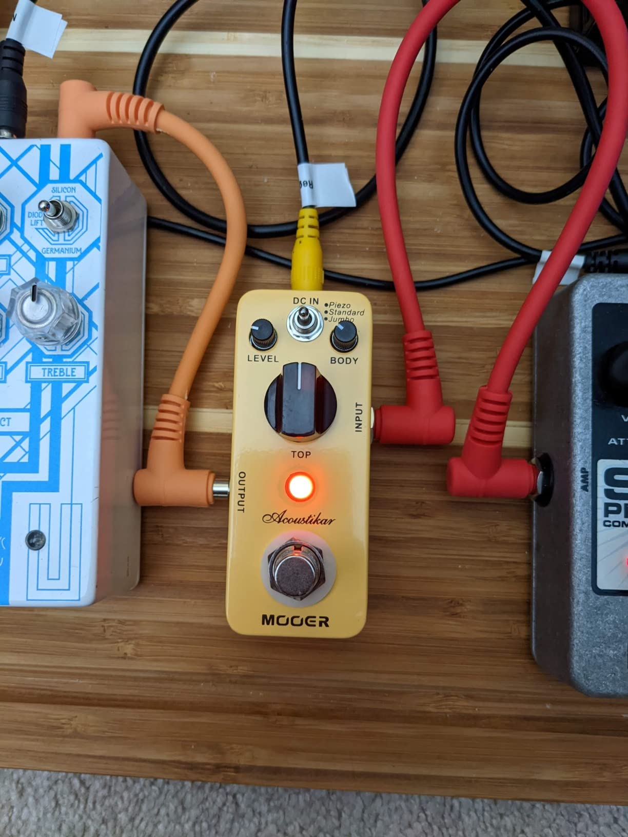 MOOER Acoustikar Acoustic Guitar Pedal Simulator Pedal customer photo 2