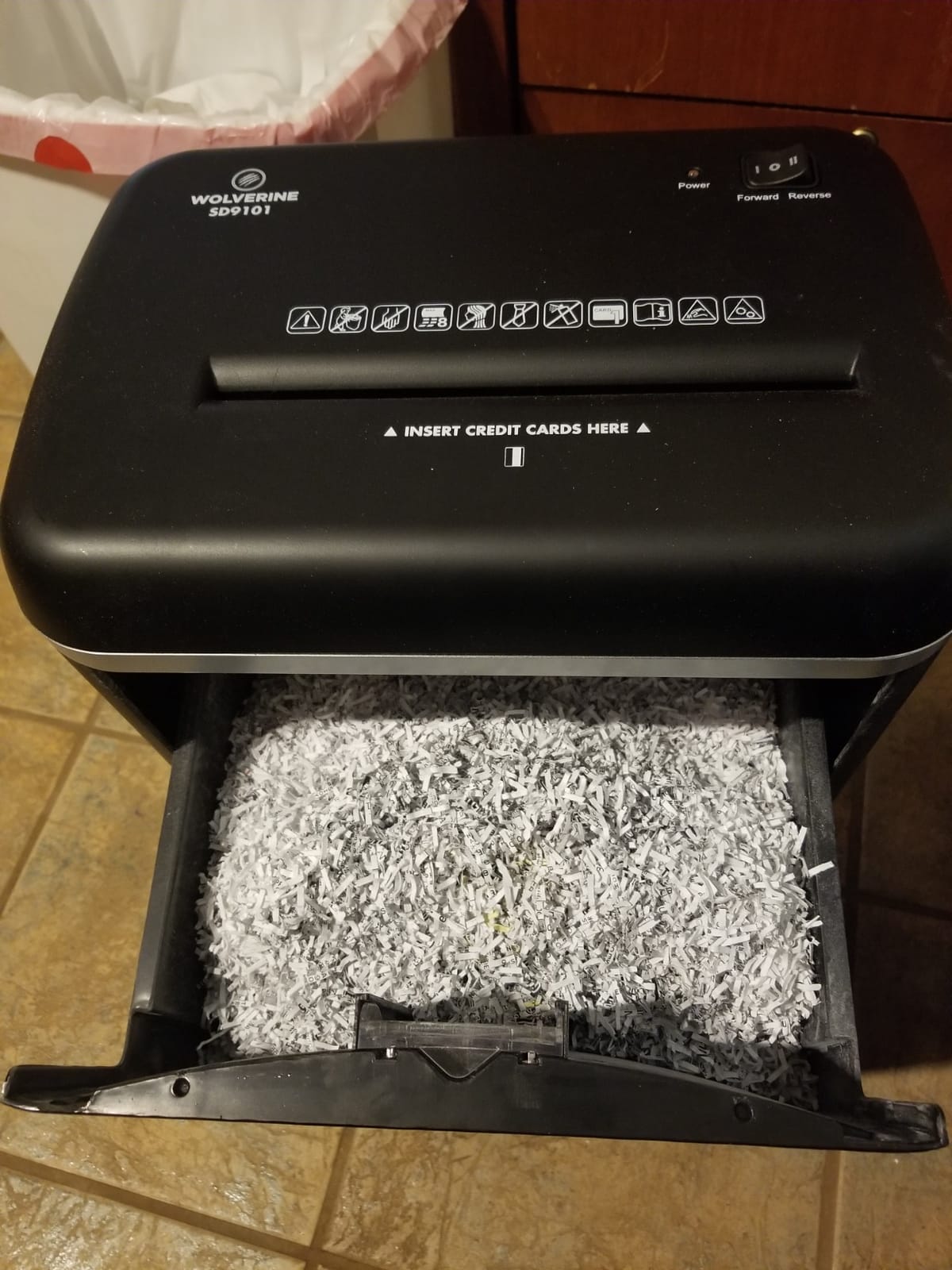 WOLVERINE SD9101 P-5 Super Micro Cut Shredder, 8-Sheet, 4.5Gal, 54dB, Black customer photo 2