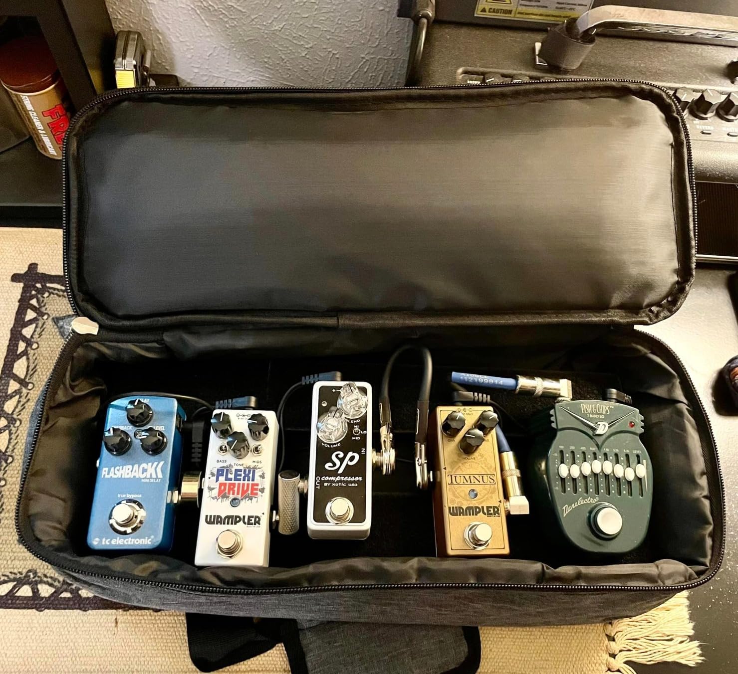 Ghost Fire Guitar Pedal Board Aluminum Alloy 3.3lb Effect Pedalboard 22''x12.5''with Carry Bag,V series (V-STANDARD 2.0) customer photo 2