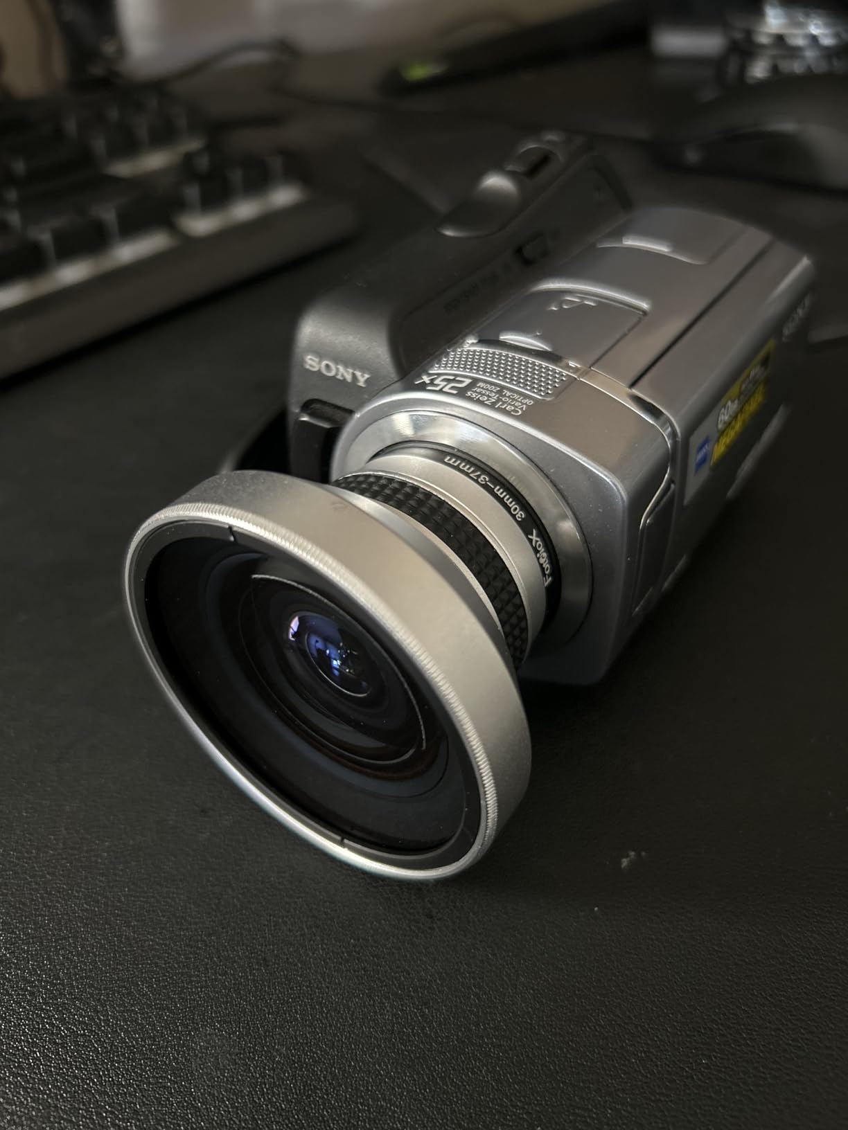 37mm 0.25X Super Fisheye Lens Additional Lens,Aluminum Alloy 2 Part Removable Macro Close-up Shooting Fisheye Effect Wide View Optical Glass Camera Photography Lens, is for 37mm Camera Lens Default customer photo 2