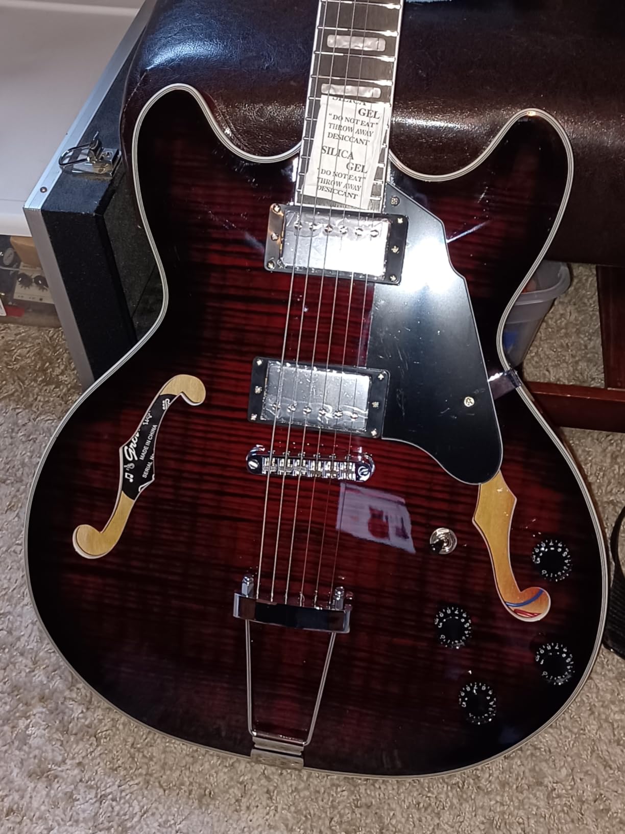 GROTE Jazz Electric Guitar Semi-Hollow Body Trapeze Tailpiece Bridge Guitar Gig Bag (Purple) customer photo 2