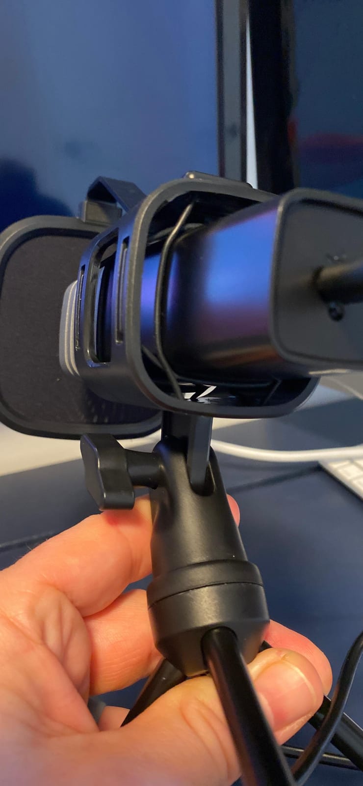 TONOR USB Microphone for PC, Cardioid Condenser Computer Mic with Tripod Stand, Pop Filter, Shock Mount for Gaming, Streaming, Podcasting, YouTube customer photo 1