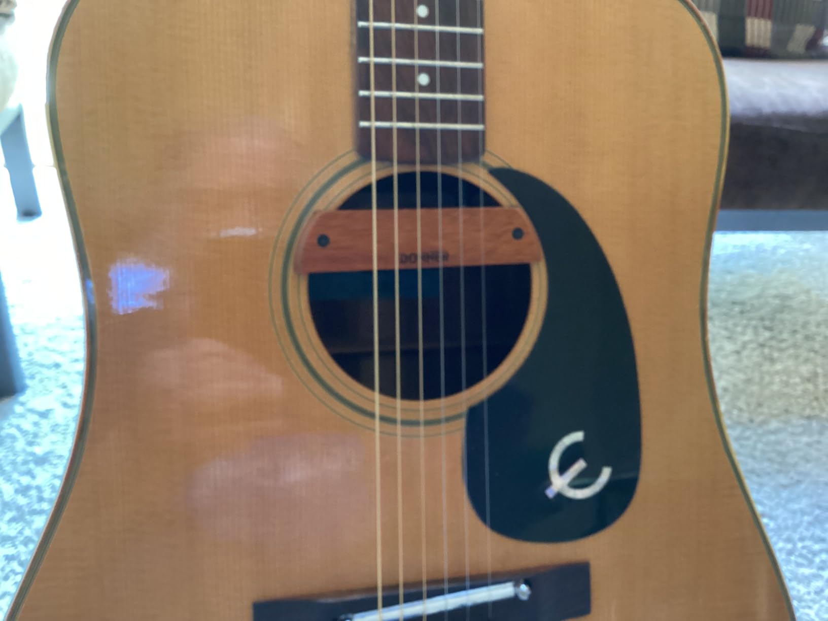 Donner Acoustic Guitar Pickup, Guitar Pickups Passive Mahogany Soundhole Pickup with Humbucker Volume Tone Control, Fits 3.8” to 3.94” Soundhole Diameter customer photo 1