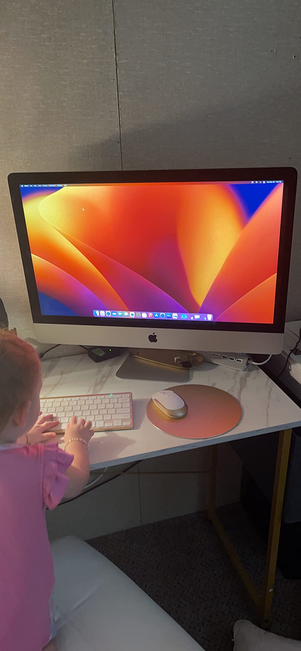 Apple Early 2019 iMac with 3.0GHz Intel Core i5, 27 inch Retina 5K Display, 8GB RAM, 1TB (Renewed) customer photo 1