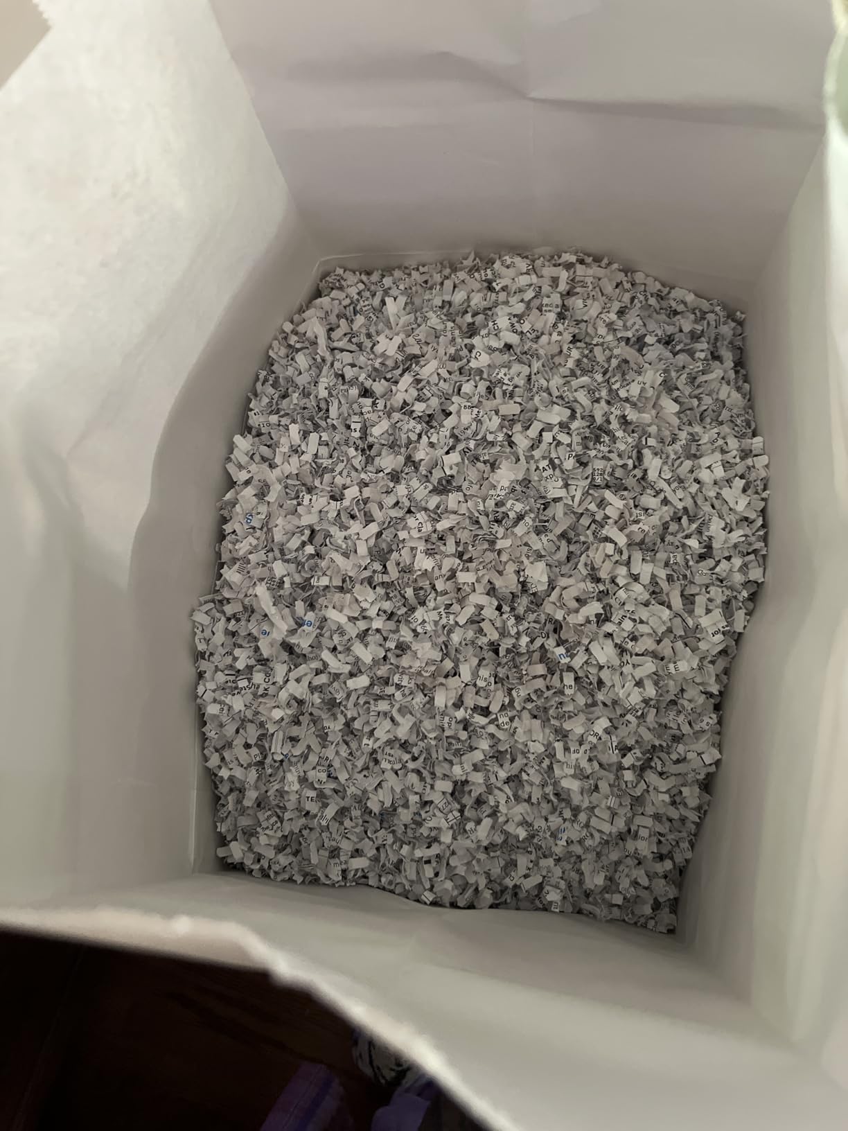 BONSEN Shredder for Home Office, 4 Gallons 8-Sheet Cross Cut Credit Card Shredder, Small Paper Shredder for Home Use, High Security Level P-4, ETL Certification (S3101) customer photo 2
