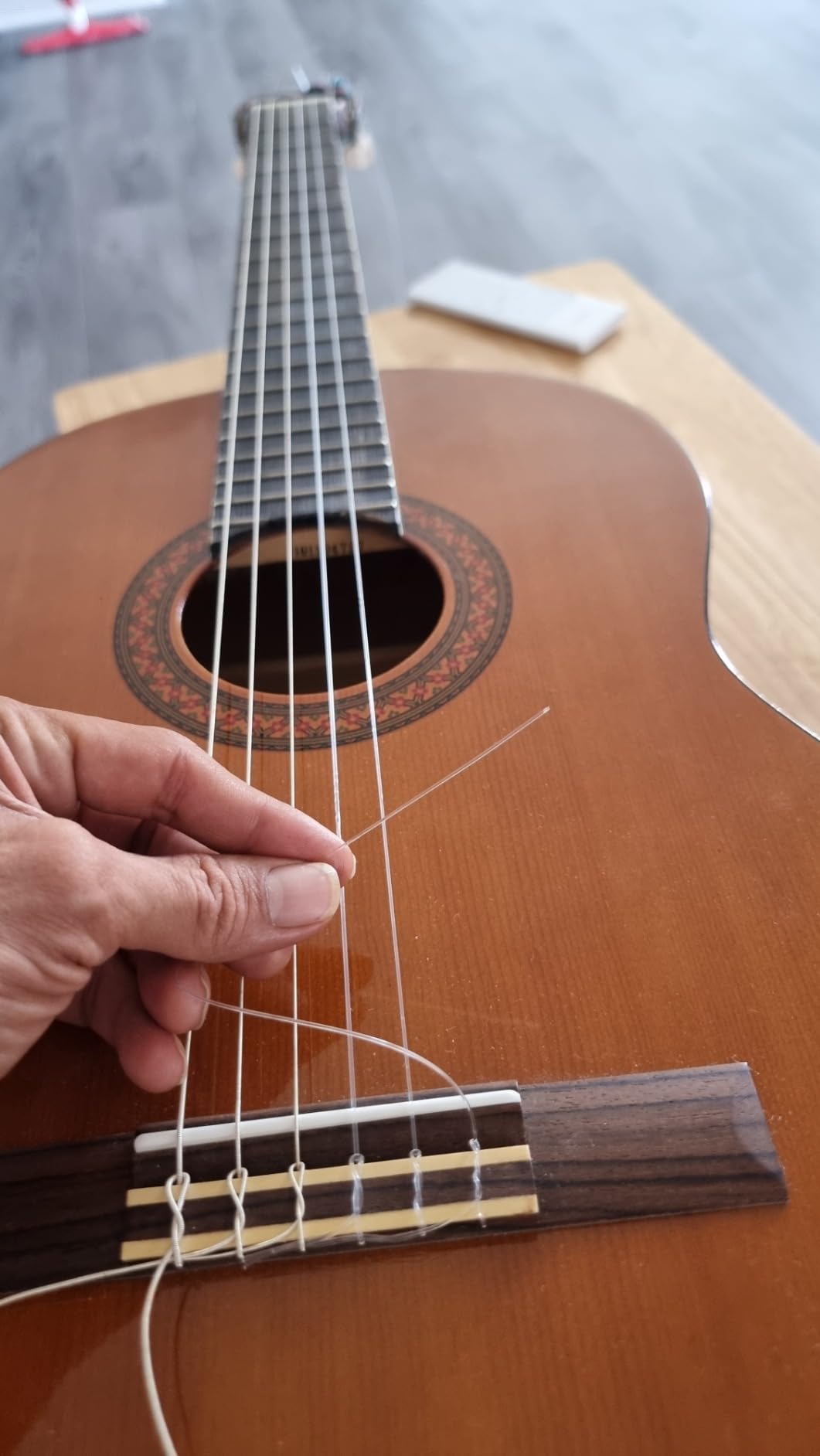 HAVENDI® Guitar Strings for classical guitar - brilliant sound quality strings made of nylon for classical guitar coated with silver (6 string set) incl. 3 picks customer photo 2