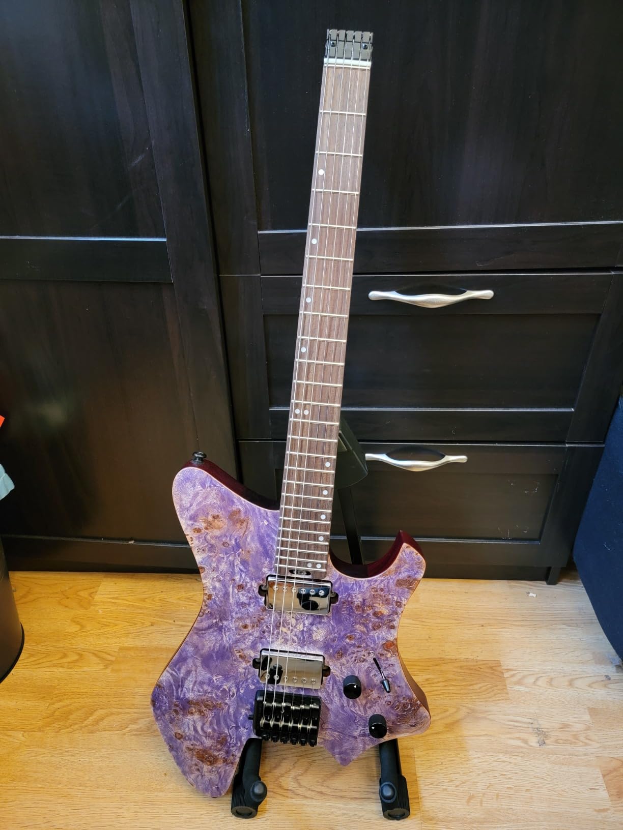 EART Headless Electric Guitar GW2 fixed Bridge for 6 String Travel Guitar, Stainless Steel Frets, Poplar Burl Venner Top, Purple customer photo 1