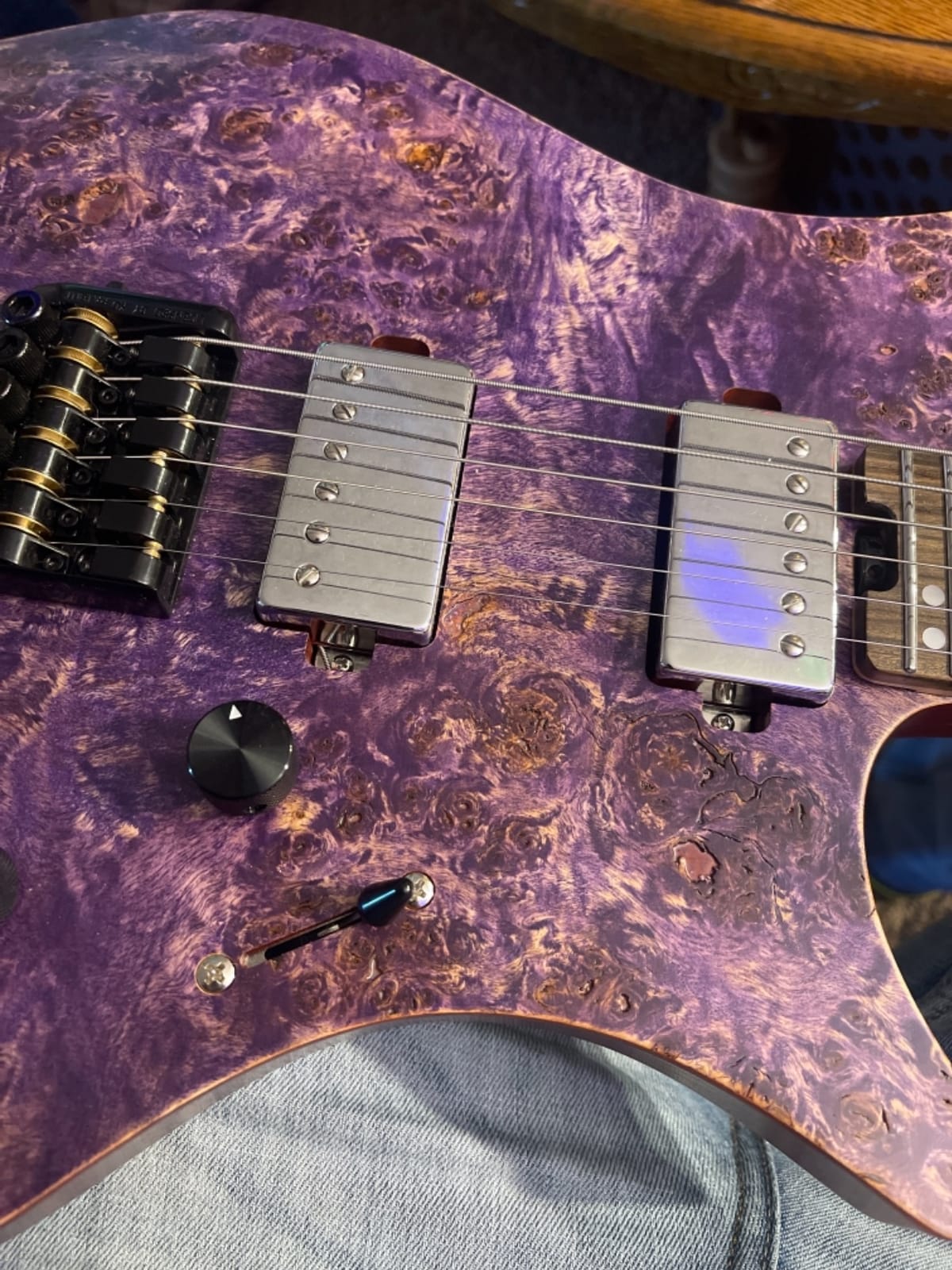 EART Headless Electric Guitar GW2 fixed Bridge for 6 String Travel Guitar, Stainless Steel Frets, Poplar Burl Venner Top, Purple customer photo 2