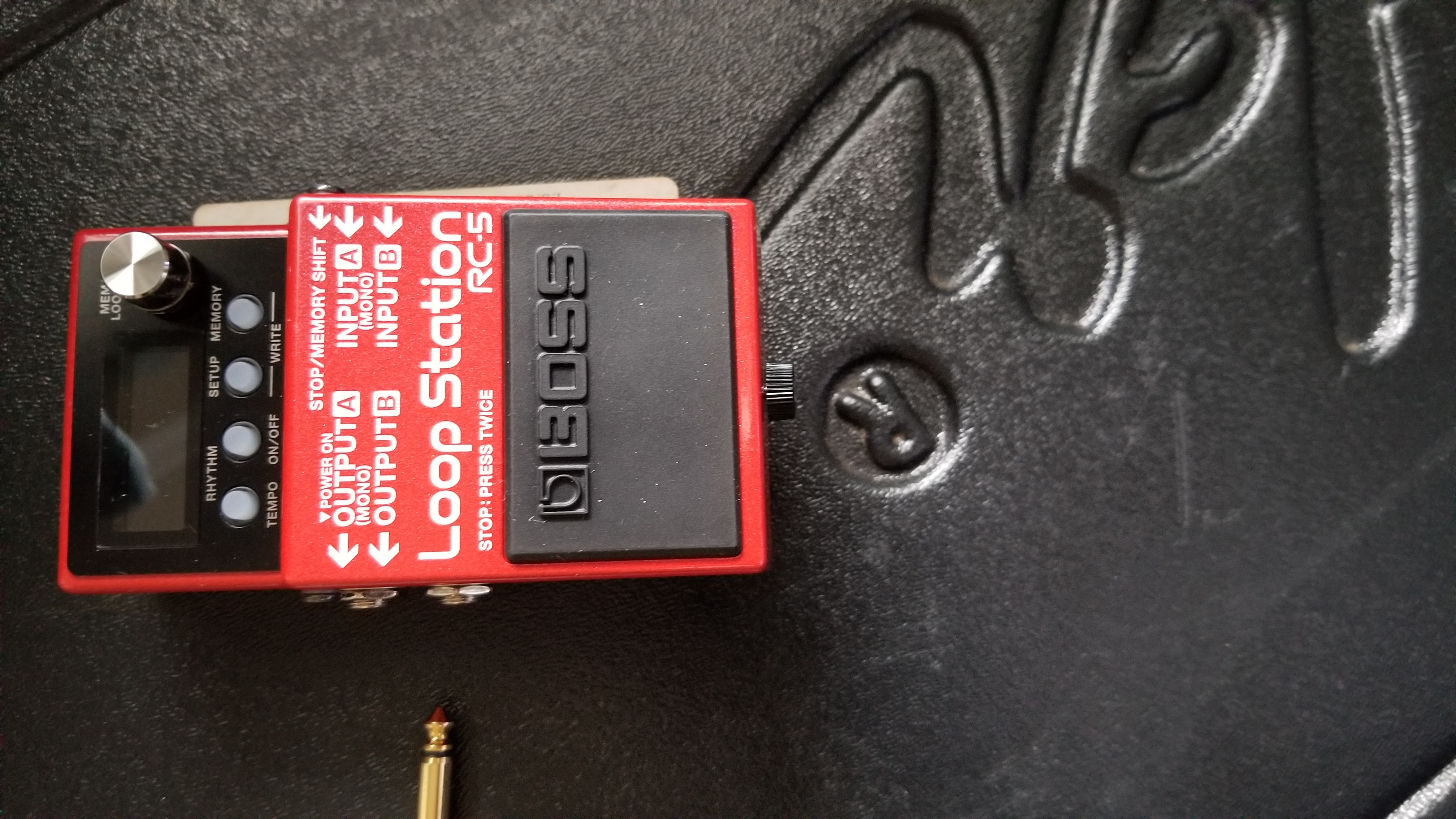 BOSS RC-5 Loop Station | Advanced Looping Features in a Compact Pedal | 32-Bit AD/DA and 32-bit Floating-Point Processing | 13 Hours Record Time | Multi-Color LCD | MIDI/IO & USB Connectivity | 32-Bit AD/DA and 32-bit Floating-Point Processing, 13 Hour Record Time, Multi-Color LCD, MIDI/IO and USB Connectivity customer photo 1