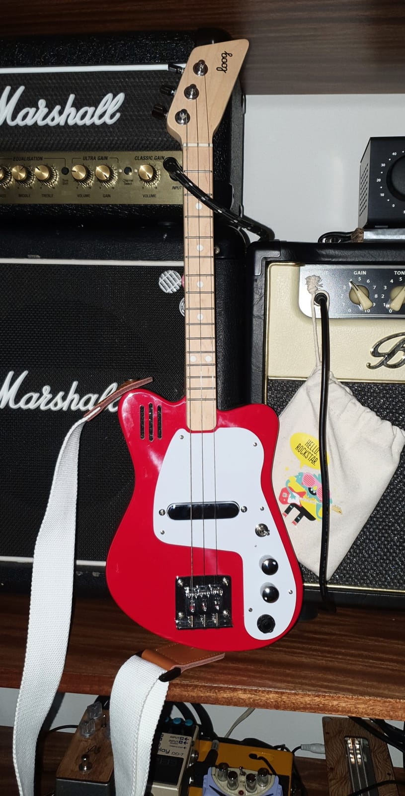 Loog Mini Electric kids Guitar for Beginners built-in Amp Ages 3+ Learning App and Lessons Included customer photo 2