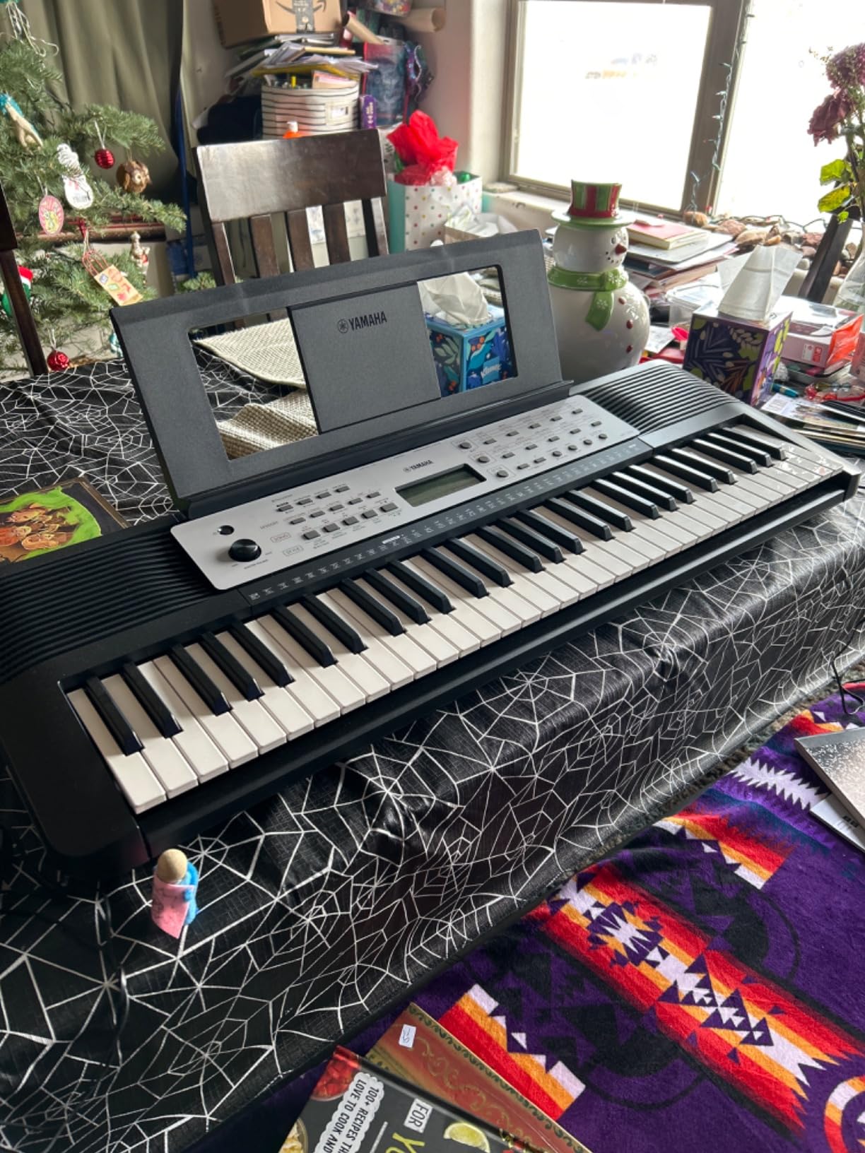 Yamaha YPT270 61-Key Portable Keyboard With Power Adapter (Amazon-Exclusive) customer photo 1
