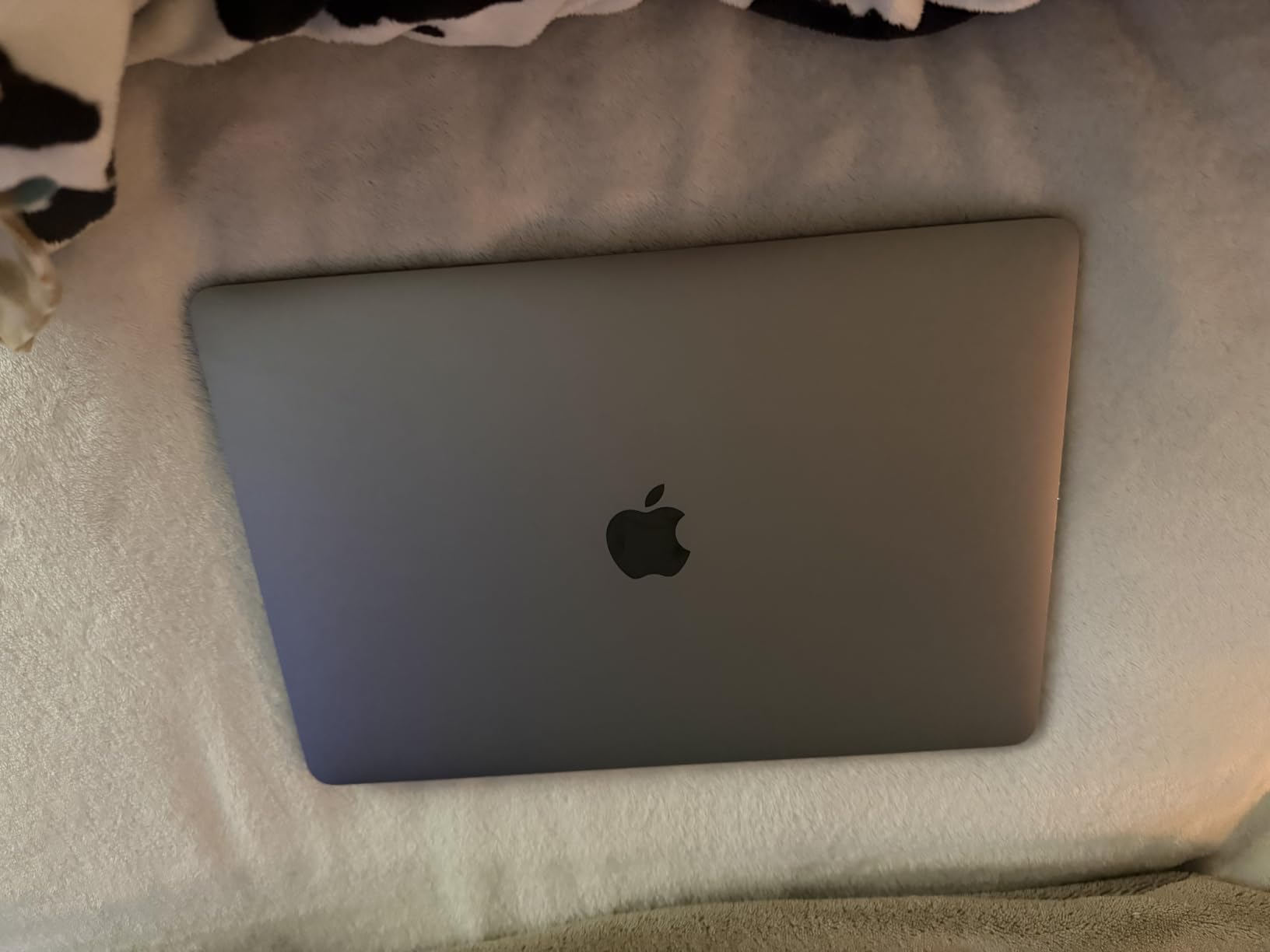Apple Late 2020 MacBook Air with Apple M1 Chip (13 inch, 8GB RAM, 256GB SSD) Silver (Renewed) customer photo 2
