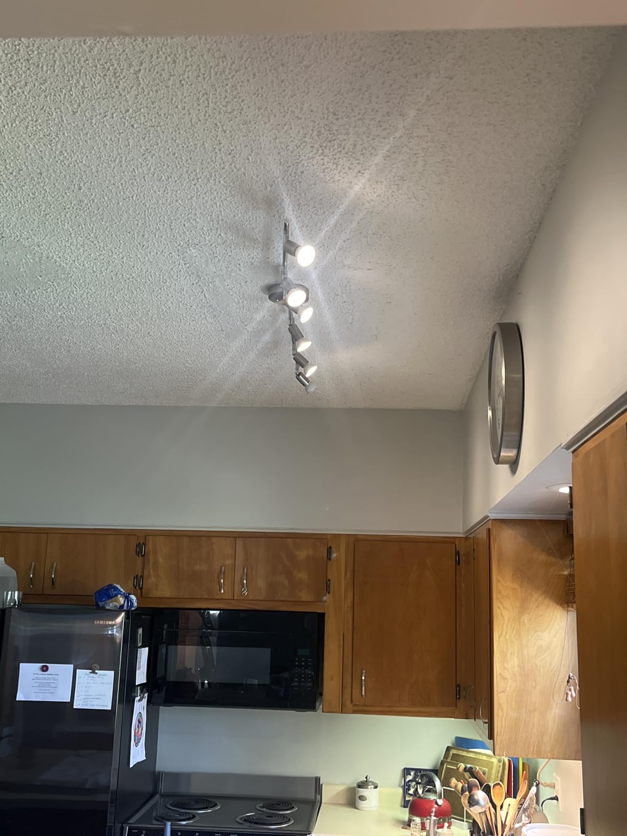 Ascher 6-Light LED Track Lighting Kit, Flexibly Rotatable Light Heads, 6 Way Ceiling Spotlight Matt Nickel Finish, Including 6 GU10 LED Bulbs (4W 400LM Daylight White 5000K) customer photo 2