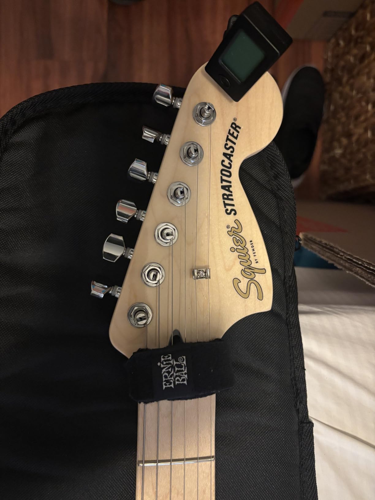 Squier Affinity Series Stratocaster Electric Guitar, Lake Placid Blue, Maple Fingerboard customer photo 2