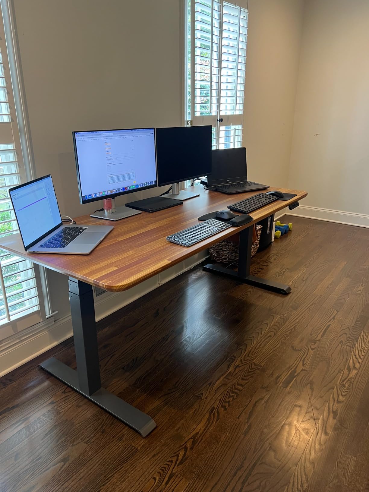 Vari Classic Electric Standing Desk – 72x30 – Reclaimed Wood/Slate customer photo 2
