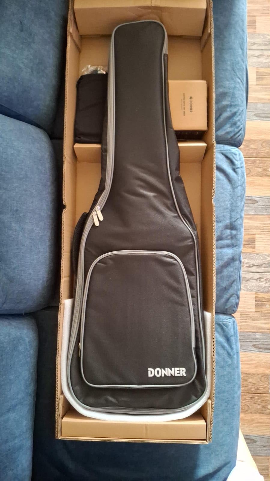 Donner DST-152 Full-Size Electric Guitar Beginner Kit with HSS Coil Split customer photo 1