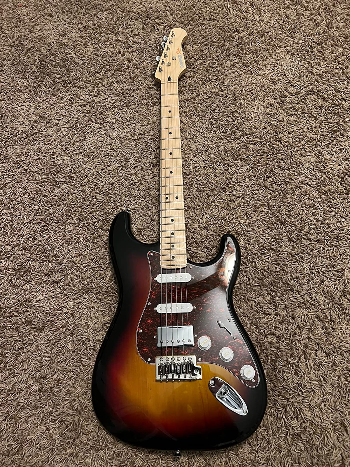 Donner DST-152 Full-Size Electric Guitar Beginner Kit with HSS Coil Split customer photo 2