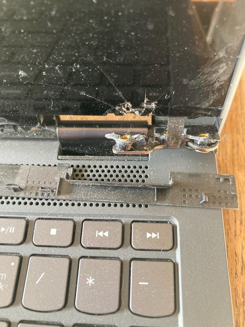 Lenovo 2022 Yoga 7i 2-in-1 16