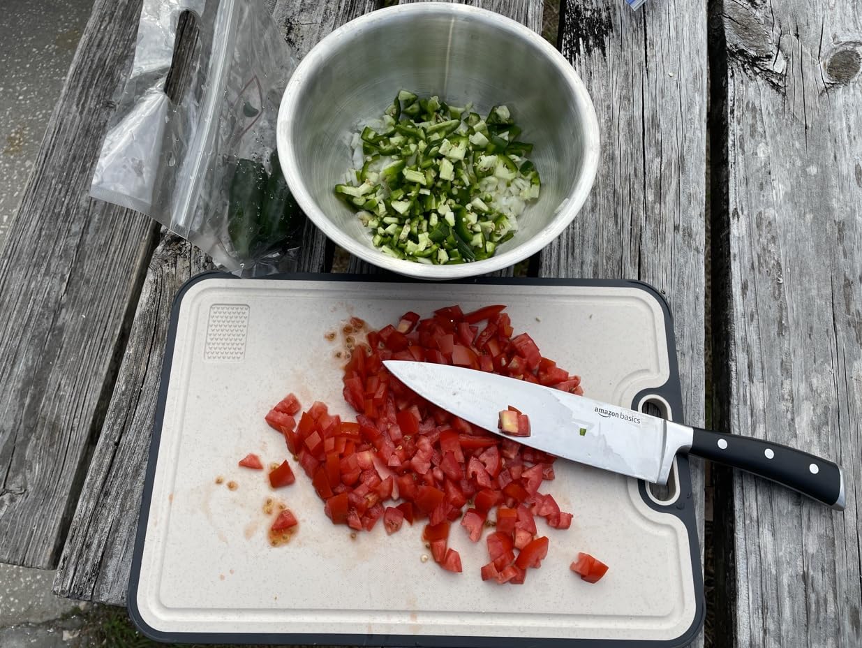 Amazon Basics Classic 8-inch Full Tang High Carbon Stainless Steel Chef's Knife, Multipurpose Kitchen Knife with Three Rivets, Silver customer photo 1