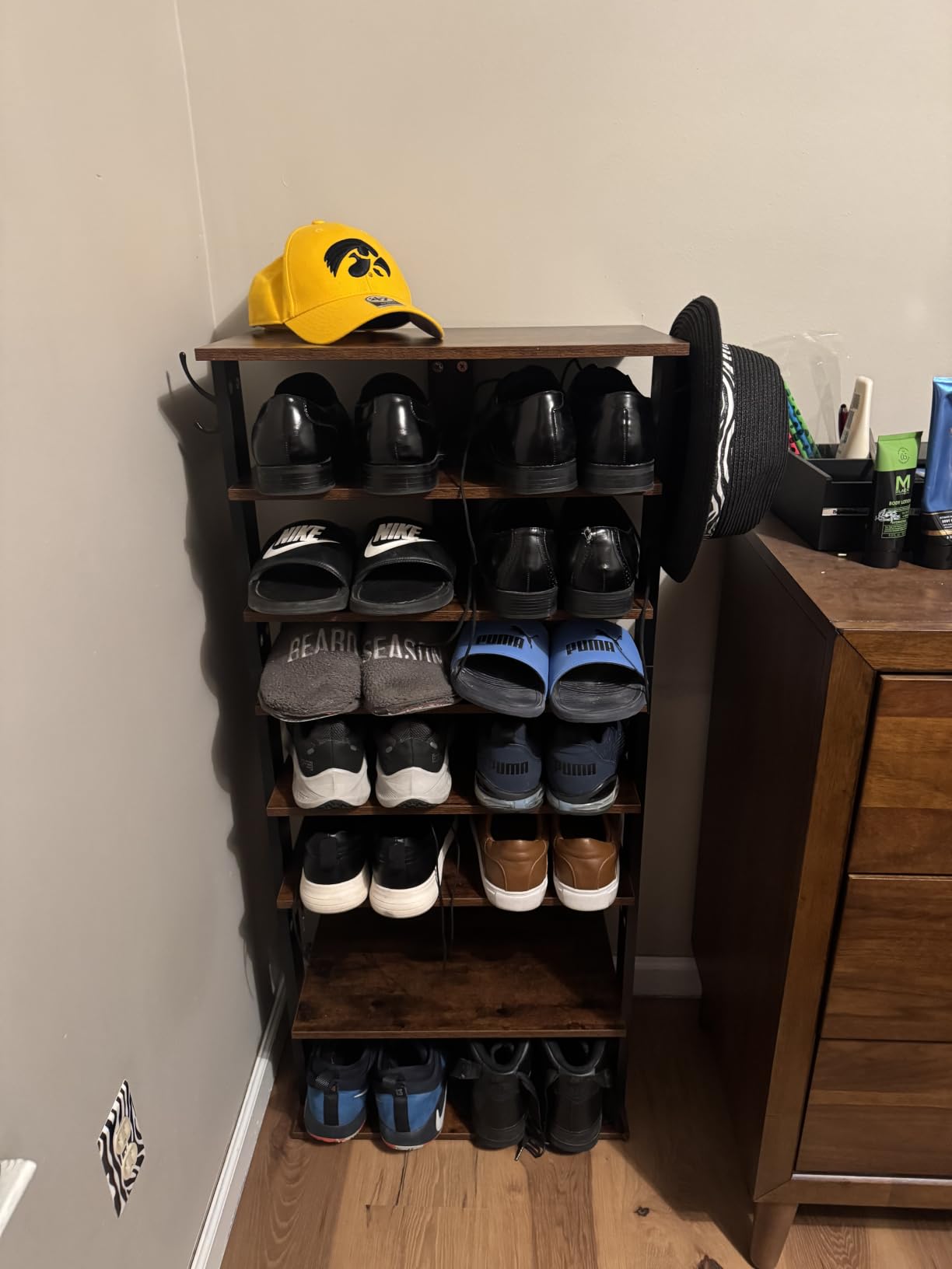 HOOBRO 8 Tiers Vertical Shoe Rack, Wooden Shoe Storage Organizer with Hooks, Narrow Shoe Tower for 8 Pairs, Space Saving, for Entryway, Living Room, Bedroom, Rustic Brown BF07XJ01G1 customer photo 1
