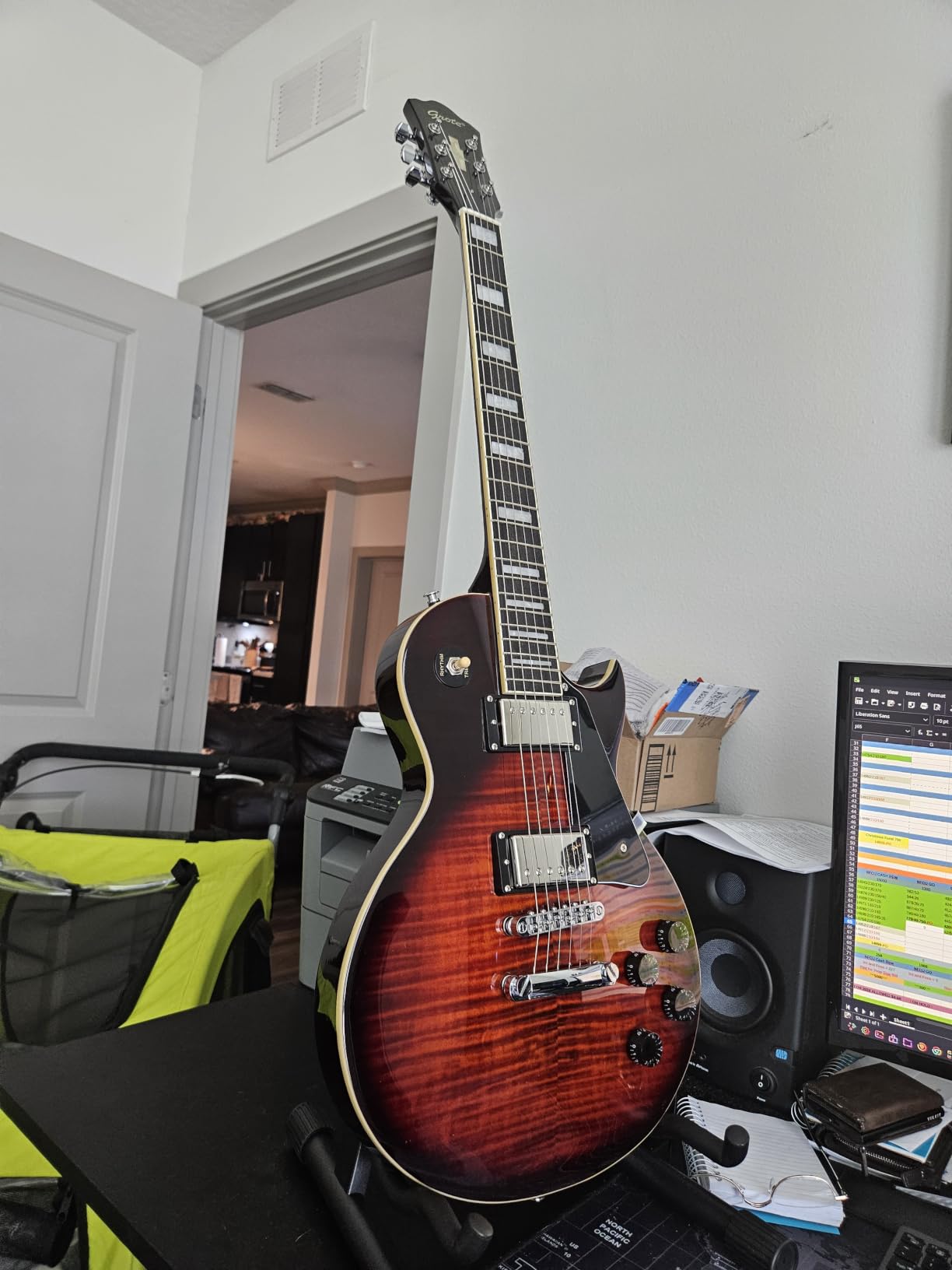 Grote Electric Guitar Solid Body LPYS-006 Maple Neck, Stainless Steel Frets, Ideal for All Levels, with Gigbag(Red) customer photo 1