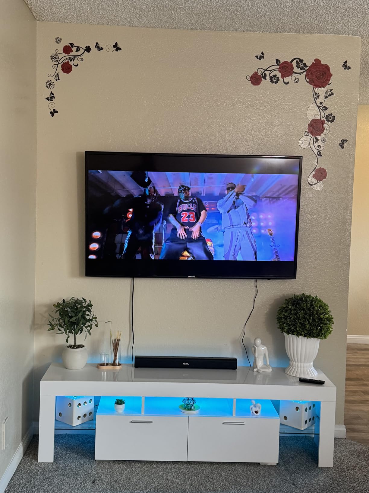 Nrizc White LED TV Stand for 75 Inch TV, High Gloss Entertainment Center with Storage Drawer, Console Table for Living Room, Bedroom customer photo 2