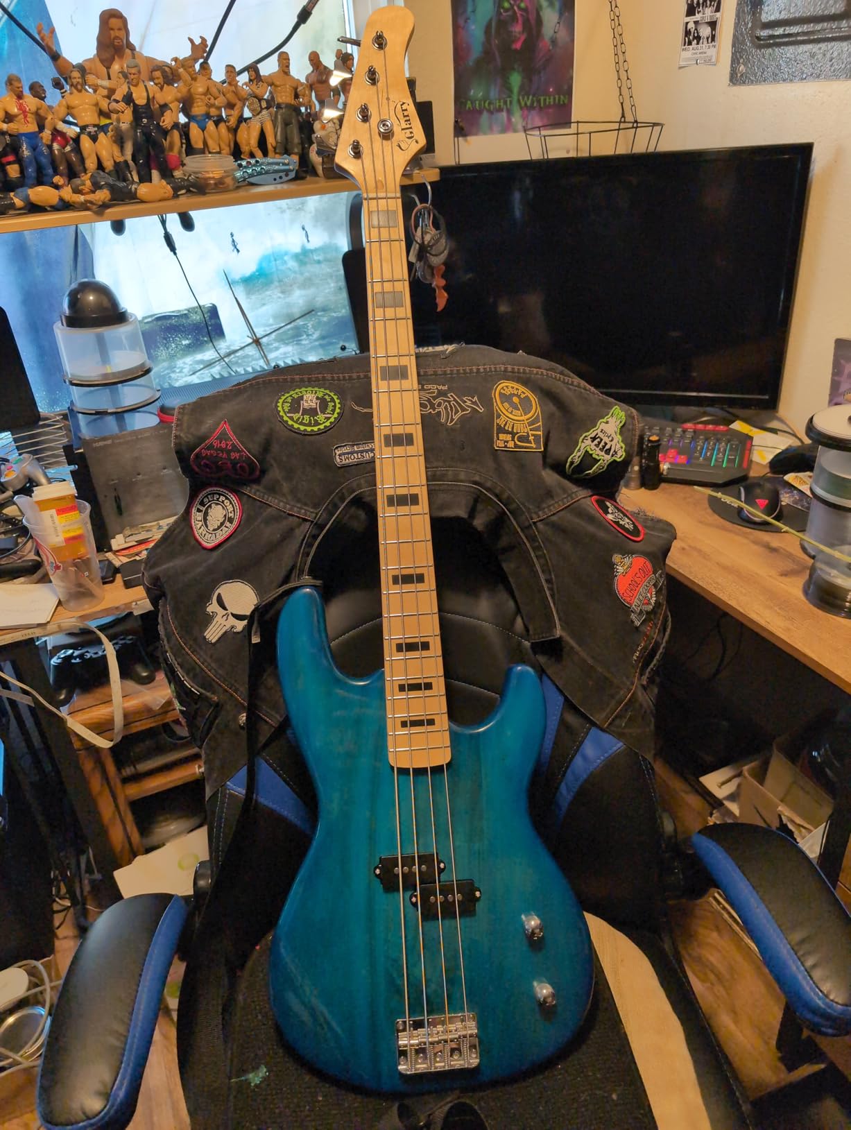 GLARRY GP Series Full Size Electric Bass Guitar 4 String Beginner Kit Canadian Maple Fingerboard with Cable, Strap, Bag and Accessories (White) customer photo 1