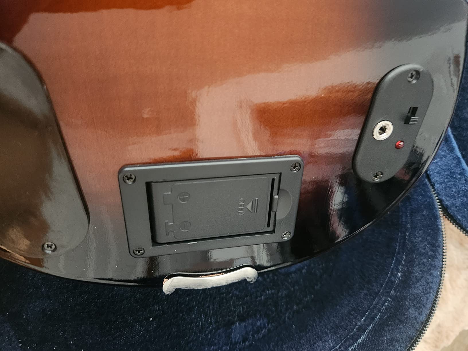 Pyle Full Size Electric Violin Kit - 4/4 Solid Wood Silent Fiddle with Hard Case, Bow, Ebony Fittings, and Digital Tuner customer photo 2
