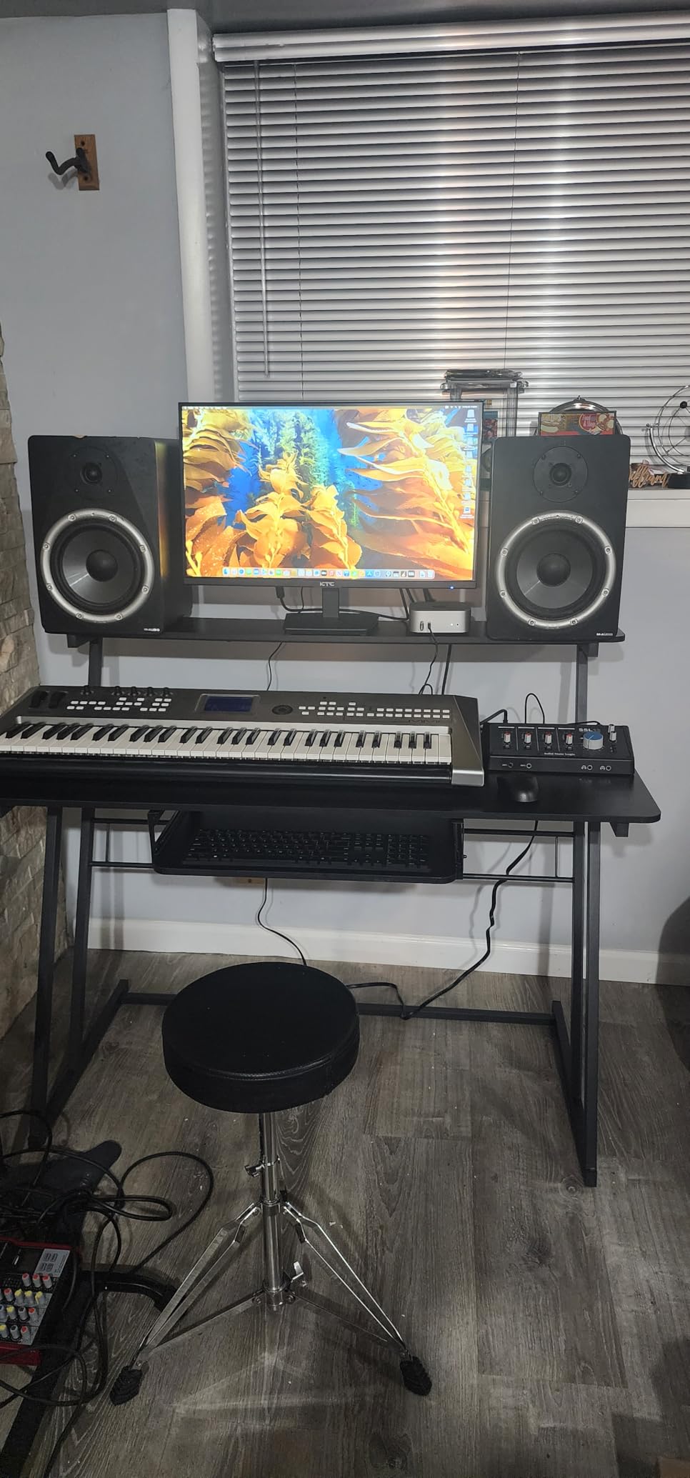 Armocity Music Studio Desk, Music Production Workstation with Power Outlets and RGB LED Lights, Recording Studio Table Desks Music Producer for Home, Black customer photo 2