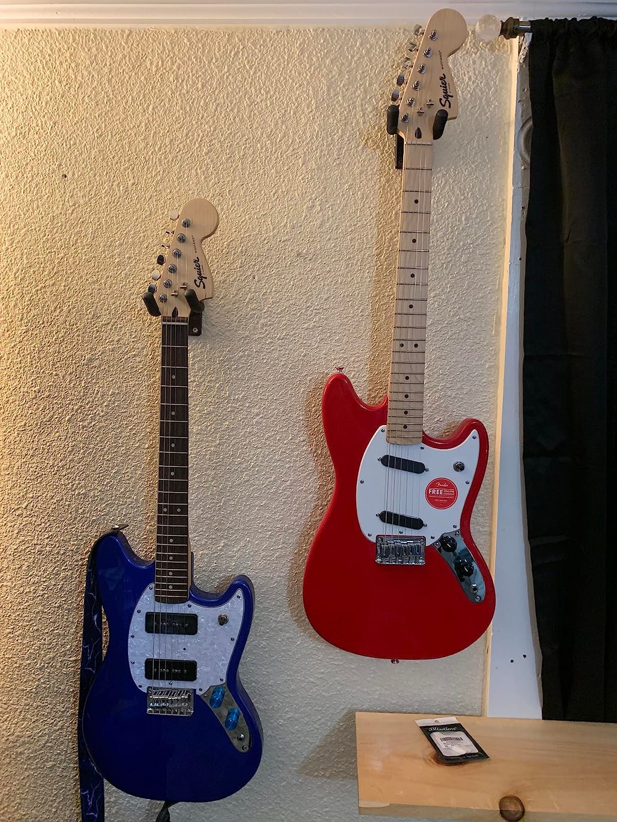 Squire Sonic Mustang Electric Guitar, Torino Red, Maple Fingerboard customer photo 2