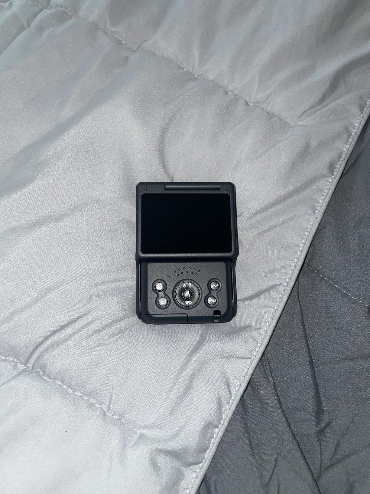 Canon PowerShot V10 Compact Vlogging Camera customer photo 1