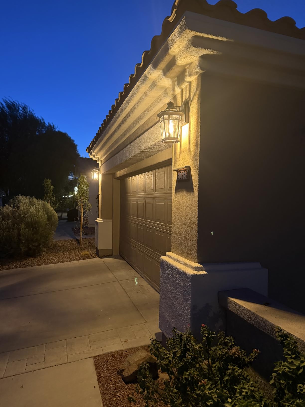 VIANIS Motion Sensor Outdoor Wall Lantern, Dusk to Dawn Outdoor Porch Light customer photo 2