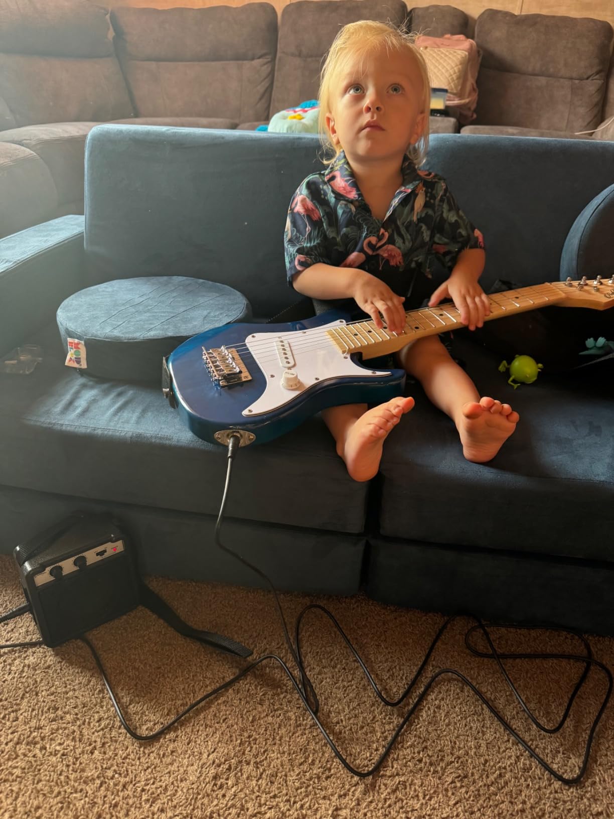 Ashthorpe 30-inch Kids Electric Guitar Beginner Kit with Amplifier (Purple), Basic Starter Package w/Gig Bag, Strings, Strap, Picks customer photo 2