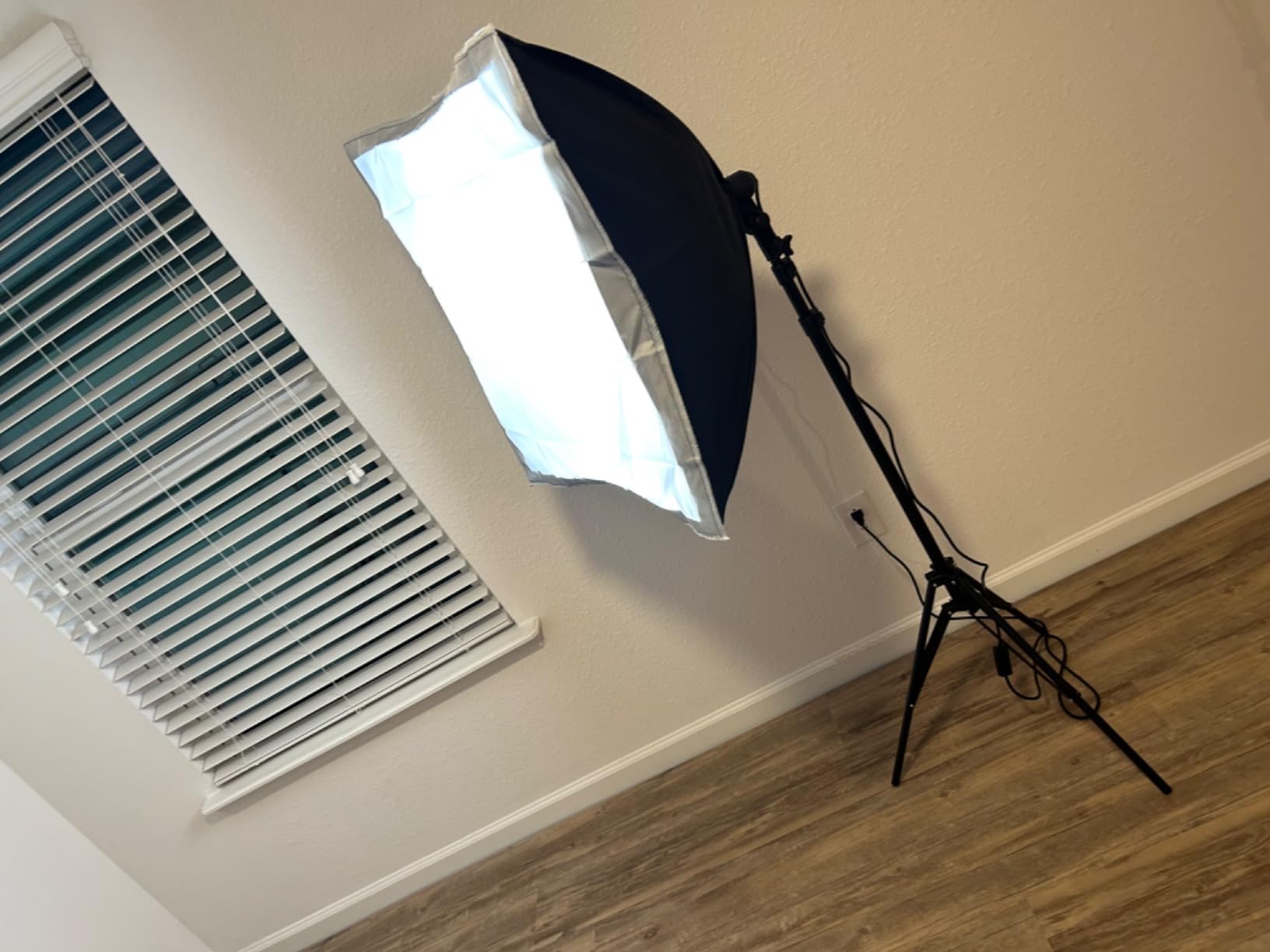 NEEWER 2 Pack 520W Equivalent RGB Softbox Lighting Kit App Control, NK800 customer photo 1