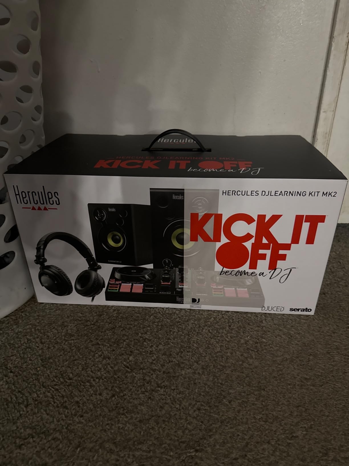 Hercules DJLearning Kit MK II, DJ Controller with Speakers and Headphones, Beginner DJ Set with Jog Wheels, 2 Deck DJ Mixer Controller, Portable DJ Equipment for Beginners, Compatible with PC customer photo 2