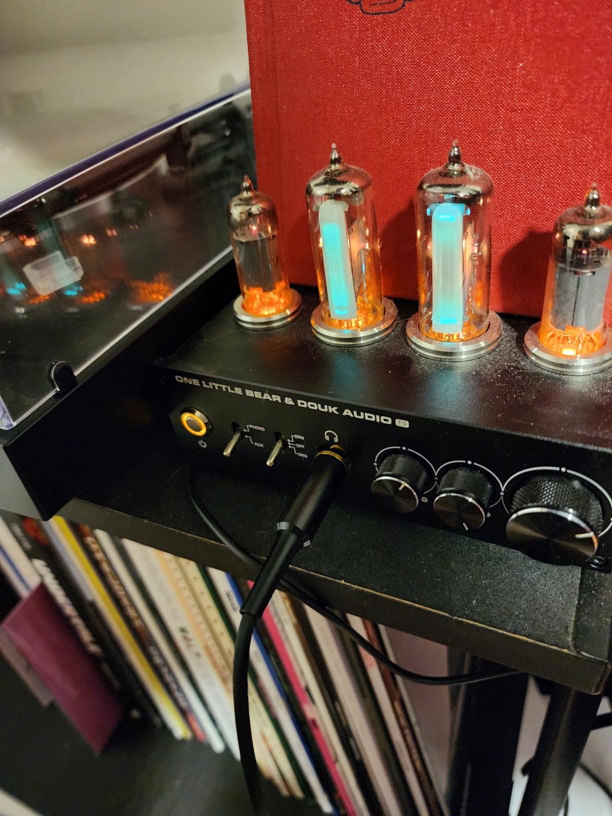 Douk Audio T9 Vacuum Tube Phono Preamp Stereo Turntable Preamplifier with Headphone Output and Treble Bass Control for MM/MC Record Player, Home Hi-Fi Audio, Amplifier, Speaker customer photo 1