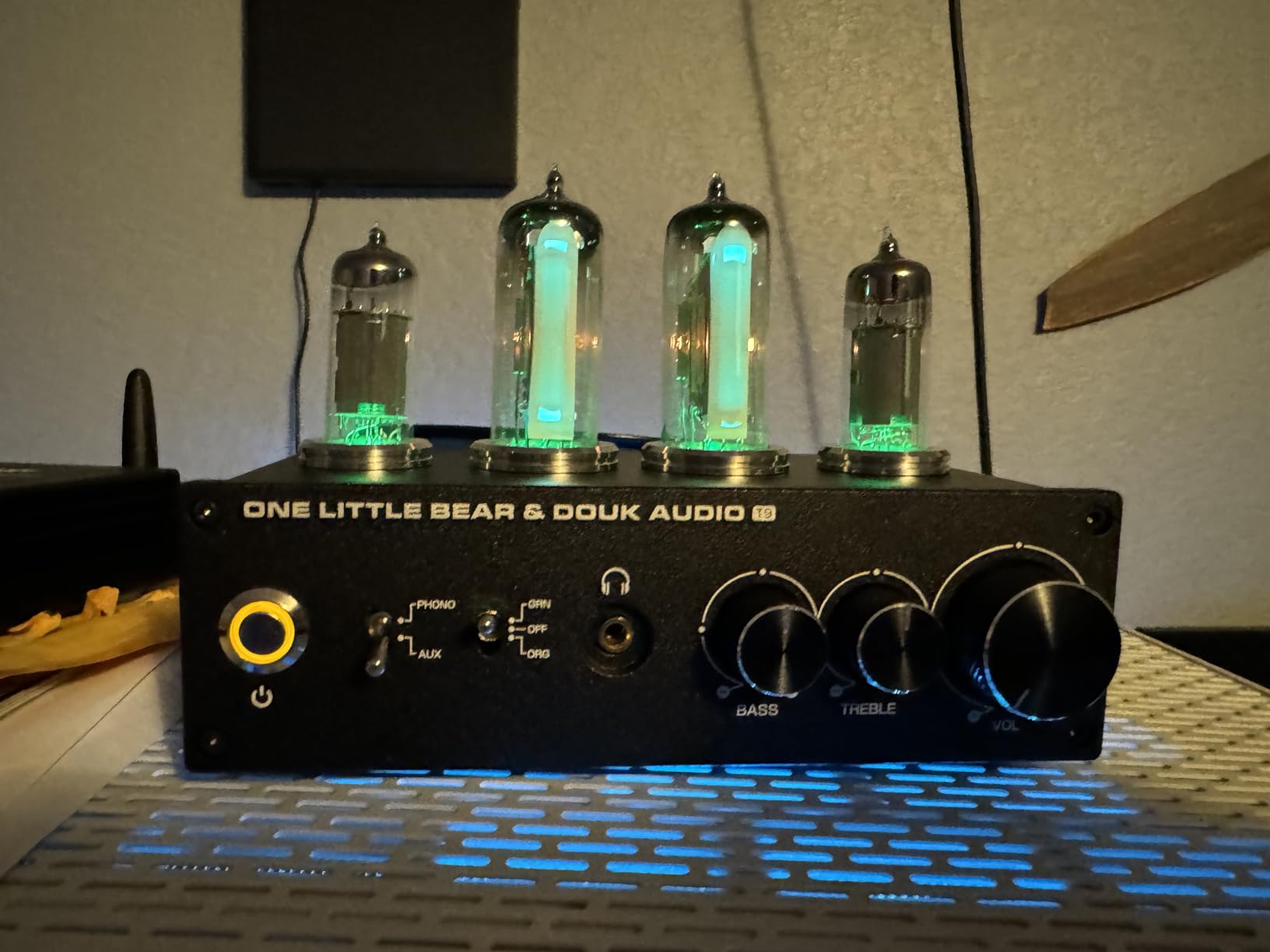 Douk Audio T9 Vacuum Tube Phono Preamp Stereo Turntable Preamplifier with Headphone Output and Treble Bass Control for MM/MC Record Player, Home Hi-Fi Audio, Amplifier, Speaker customer photo 2