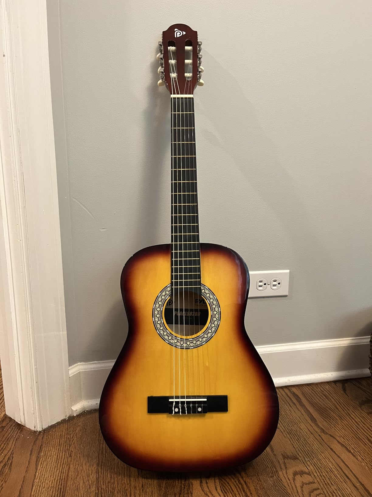 Pyle 36-Inch Left-Handed Classical Acoustic Guitar Kit, 3/4 Size Junior Nylon String Guitar for Kids and Adults, Includes Gig Bag, Strap, Spare Strings, Picks, Cleaning Cloth, 18 Frets, Gloss Finish customer photo 1