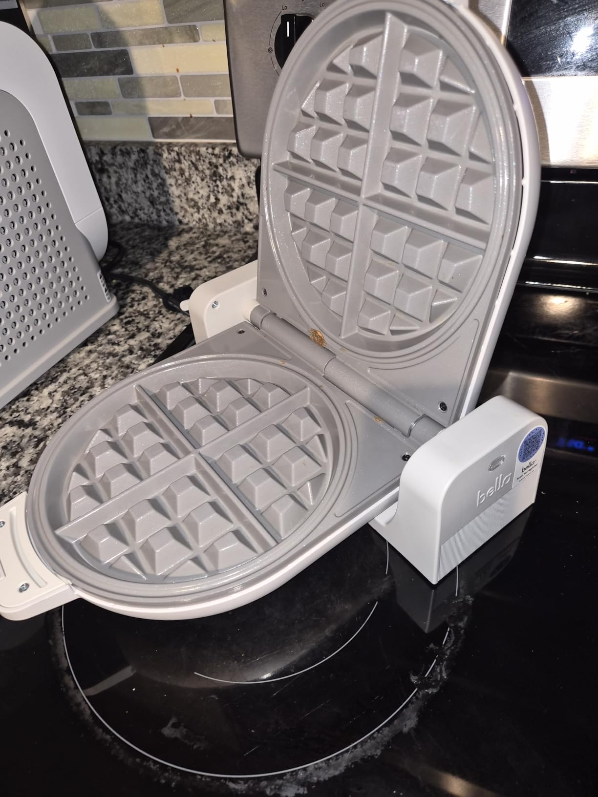 bella Fits-Anywhere™ Flip-n-Store Non-Toxic, Belgian Waffle Maker, Oatmilk customer photo 1
