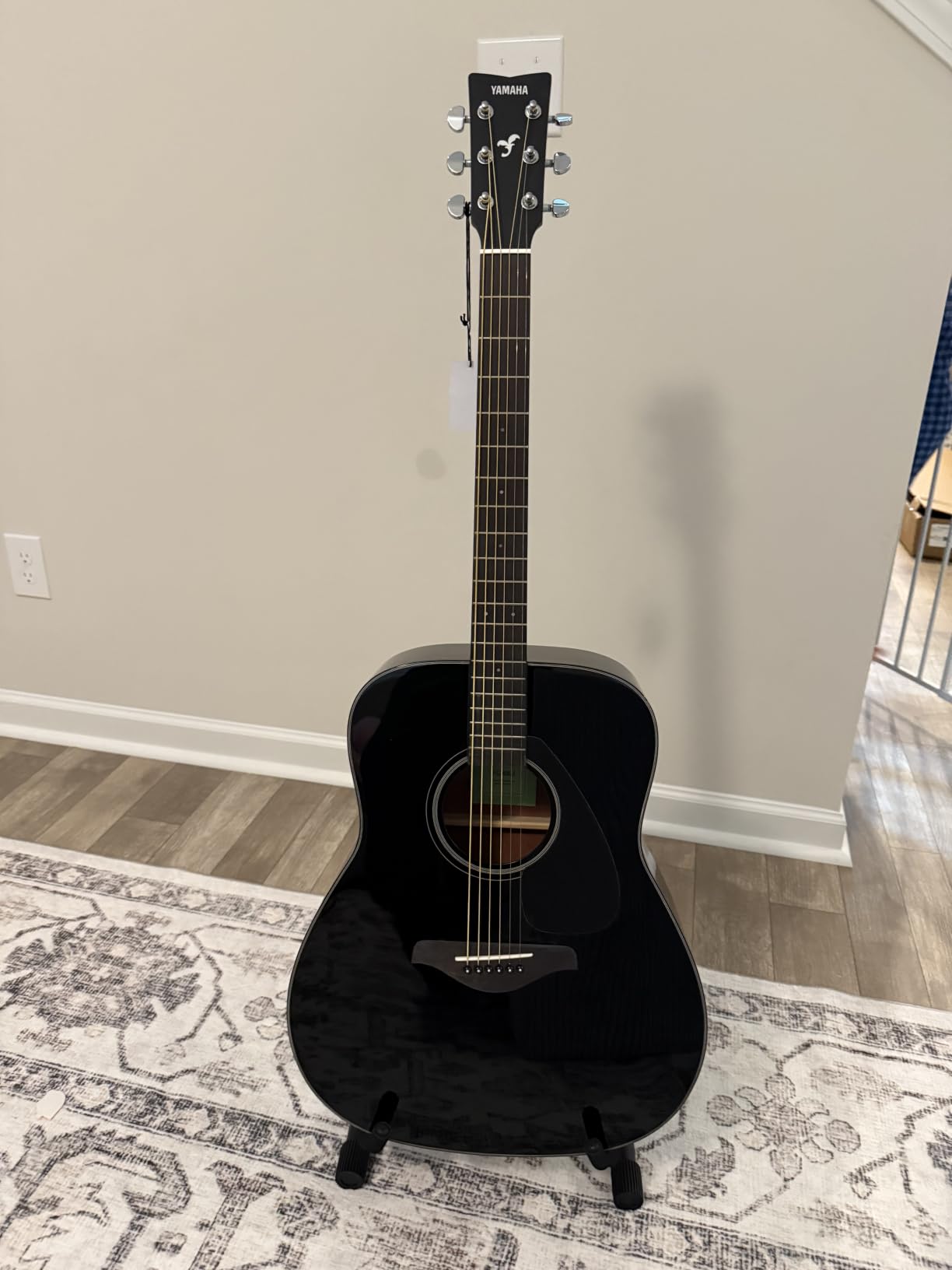 Yamaha FG800J Solid Spruce Top, Traditional Western Gloss Finish Body, 6-String Right-Handed Acoustic Guitar with Rosewood Fingerboard and Bridge (Black), Dreadnought customer photo 2