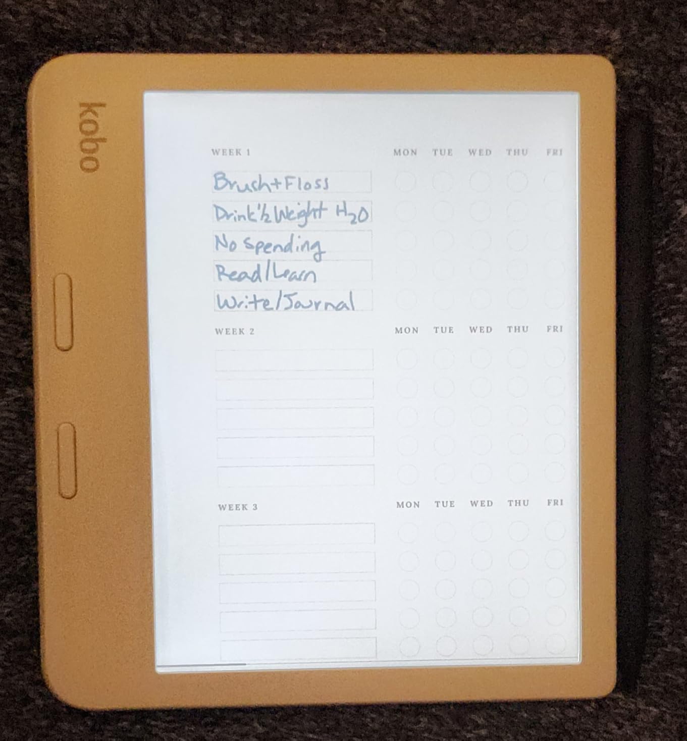 Kobo Libra Colour | eReader | 7” Glare-Free Colour E Ink Kaleido™ 3 Display | Dark Mode Option | Audiobooks | Waterproof | White customer photo 1
