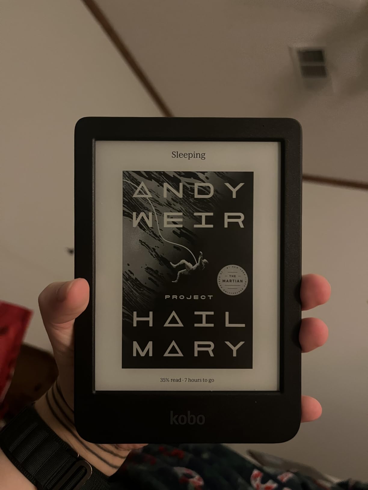 Kobo Clara BW | eReader | 6” Glare-Free Touchscreen with ComfortLight PRO | Dark Mode Option | Audiobooks | Waterproof | 16GB of Storage | Black customer photo 1