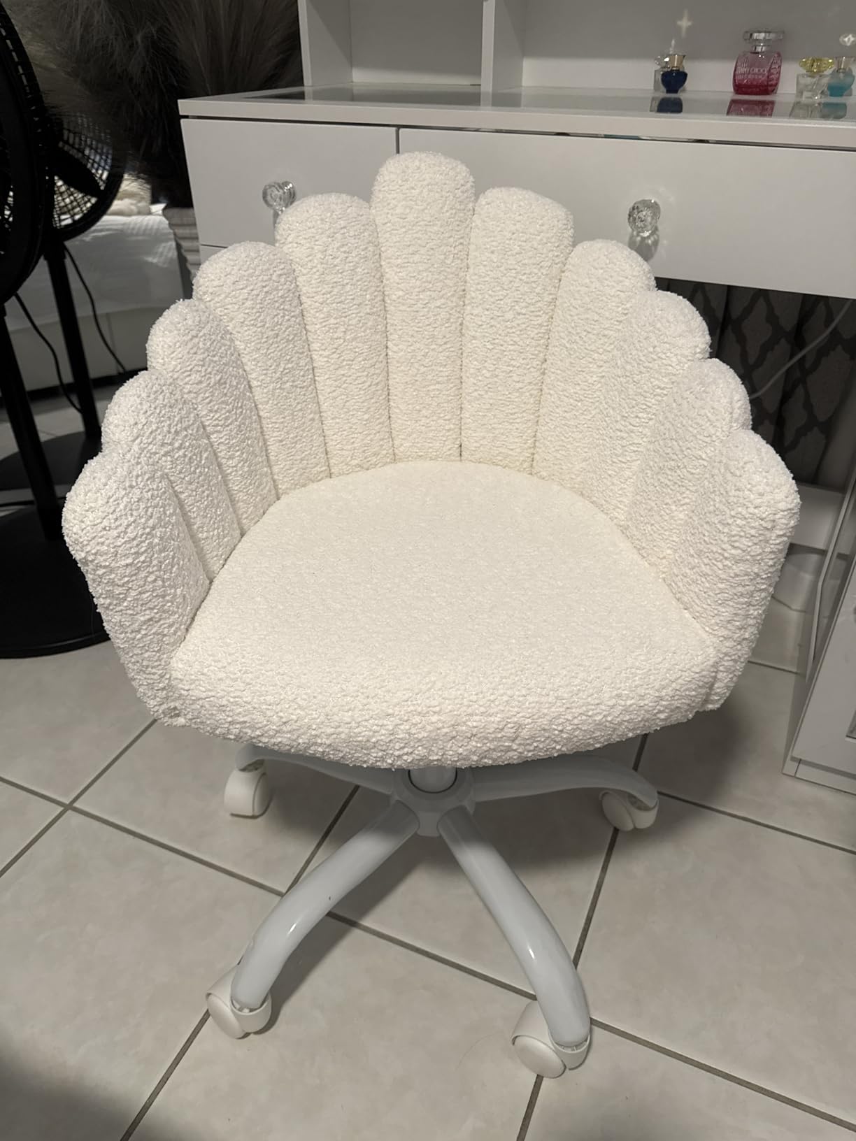 LukeAlon Kids Swivel Sherpa Desk Chair, White customer photo 1