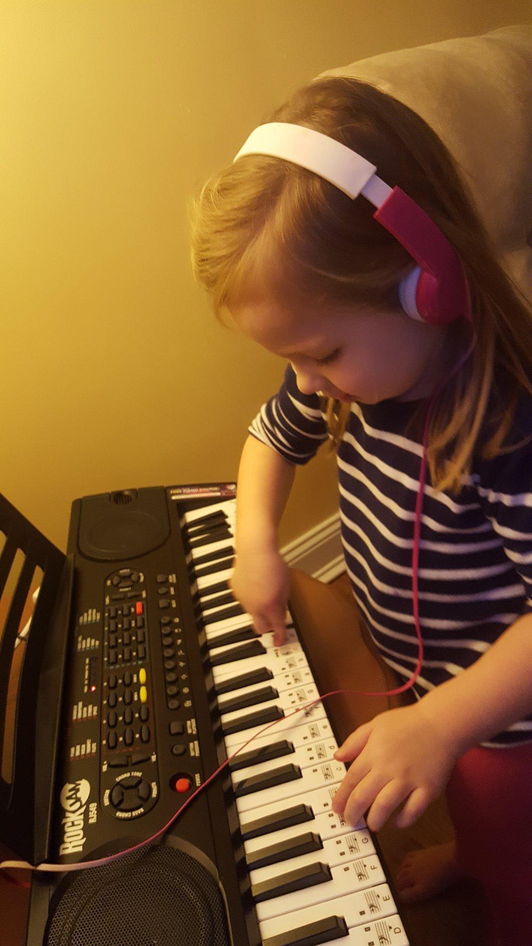 RockJam RJ490 49 Key Mini Keyboard Piano with Speakers, Lemon Sherbet customer photo 1