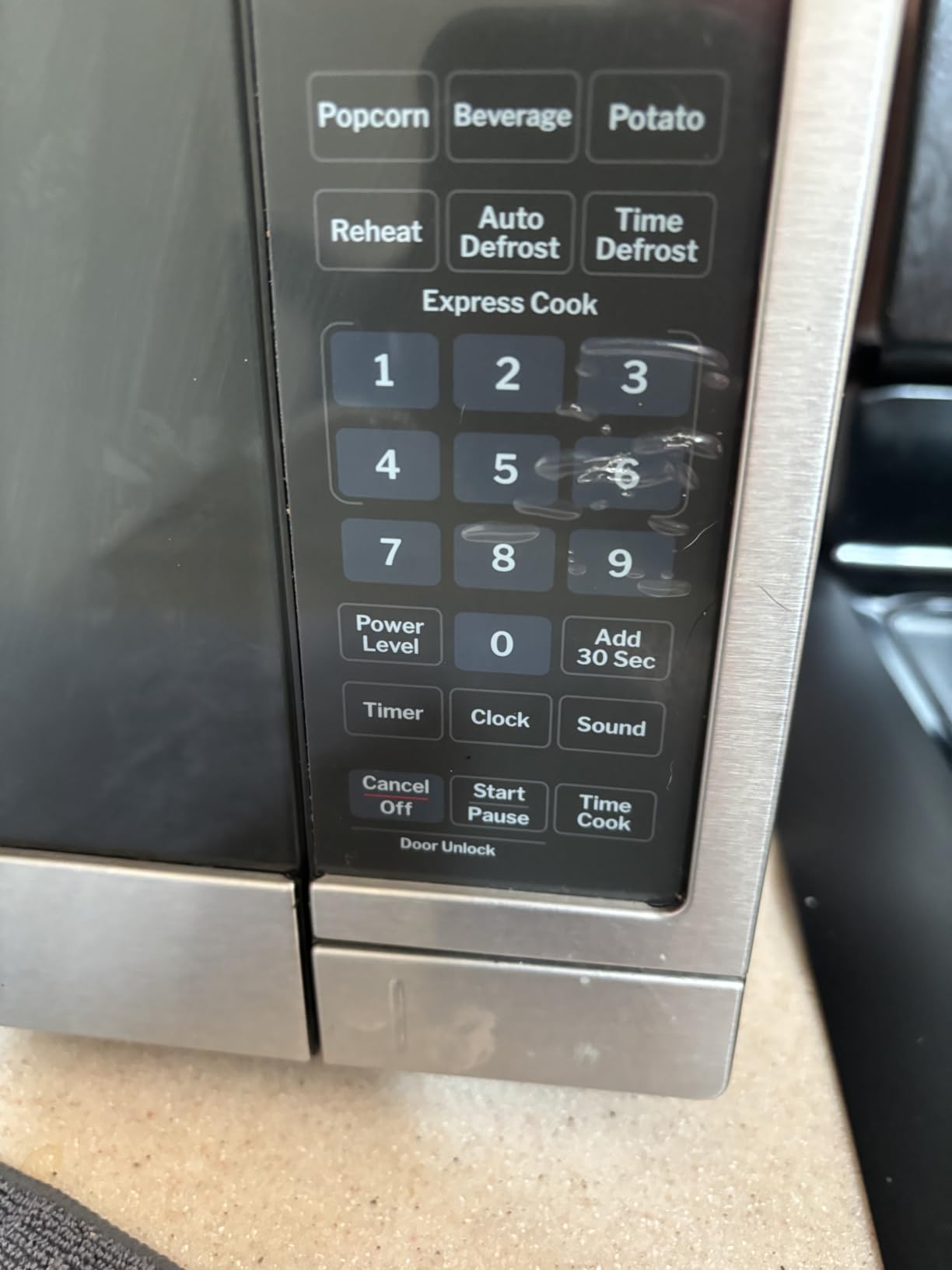 GE Countertop Microwave Oven, 700 Watt, 0.7 Cu. Ft., White, GCST07N1WWW customer photo 1