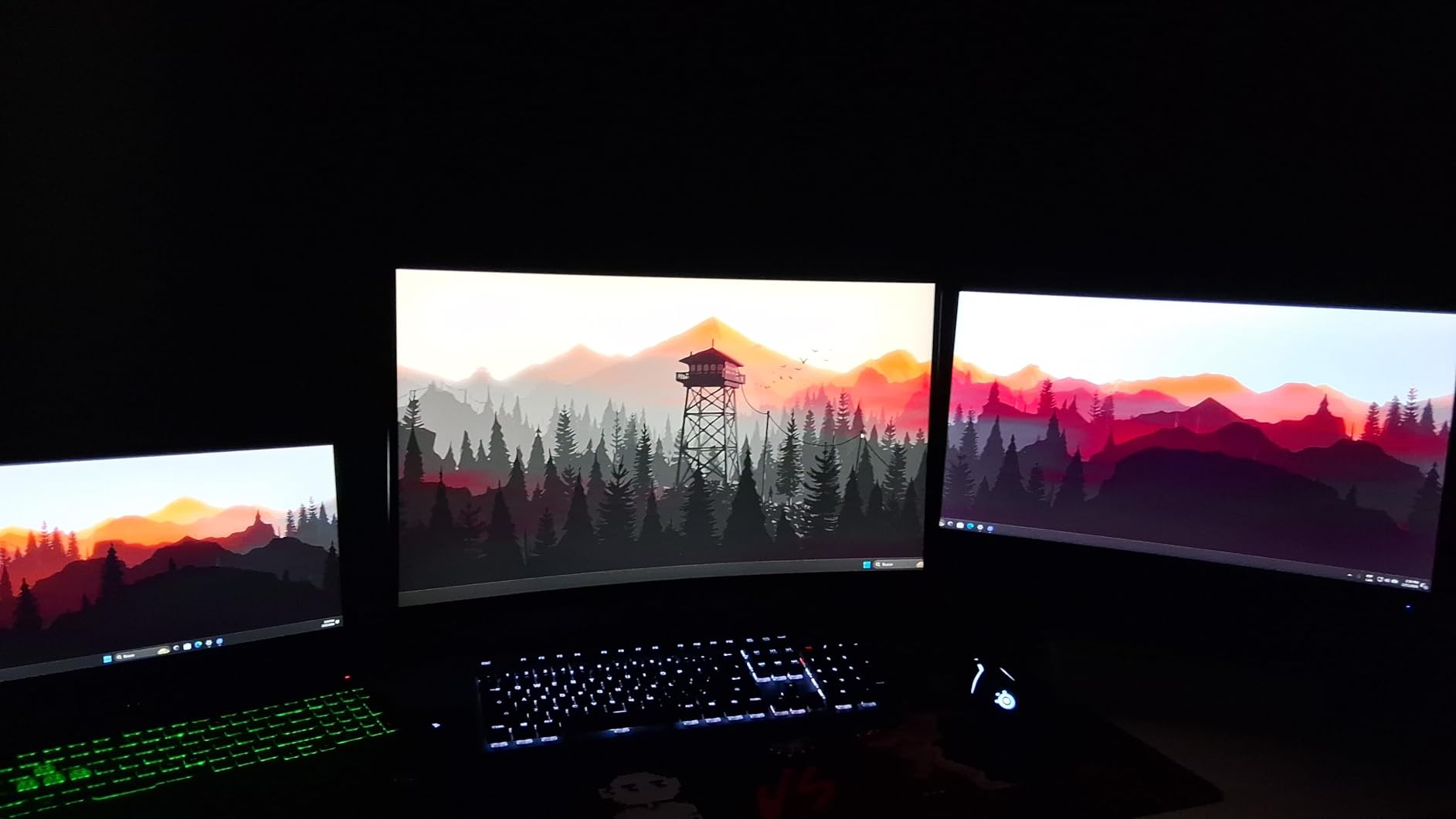 KOORUI 27 Inch Curved Gaming Monitor QHD 180Hz, 1ms 1500R VA Display customer photo 1