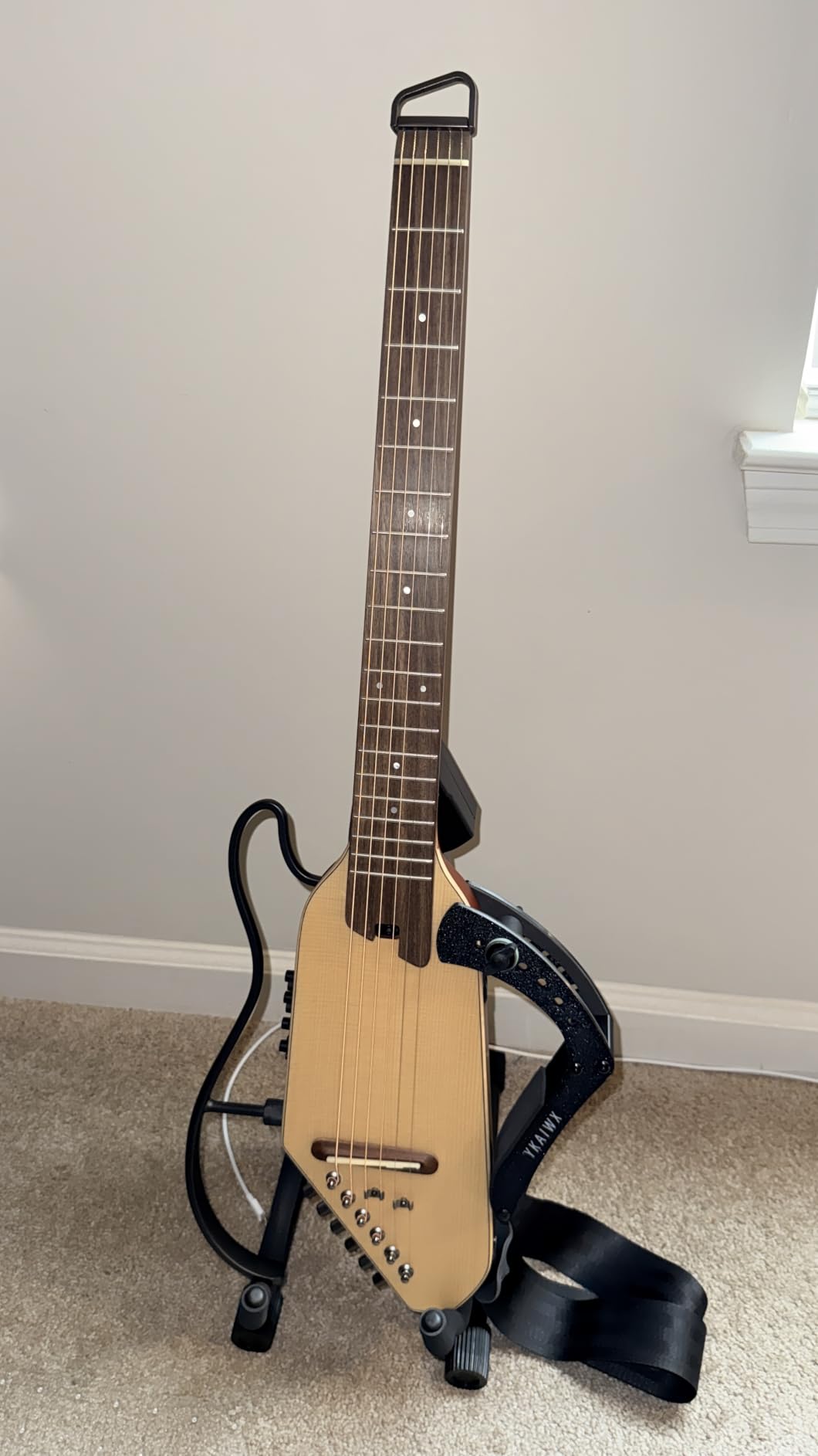 Donner HUSH I PRO Acoustic Electric Travel Guitar (Natural) customer photo 1