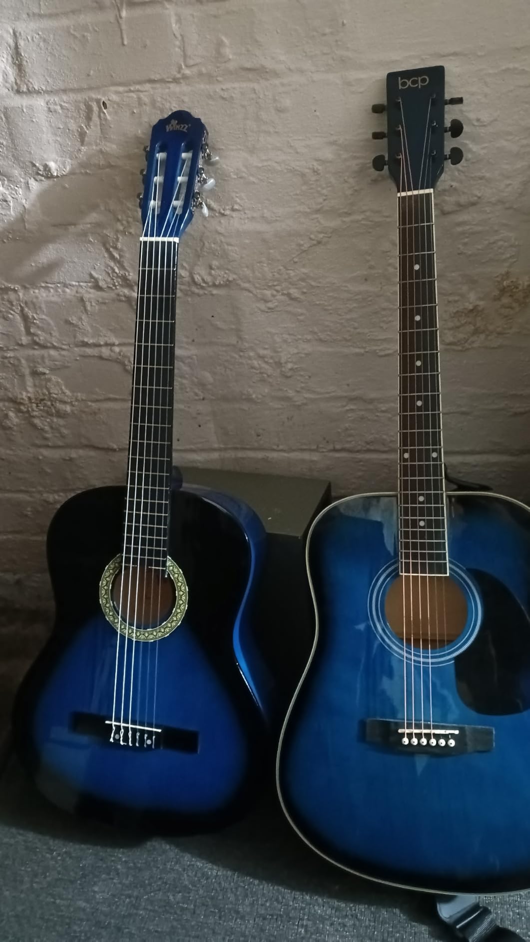 Winzz 3/4 Size Beginner Classical Guitar, 36 inch, Blueburst customer photo 1